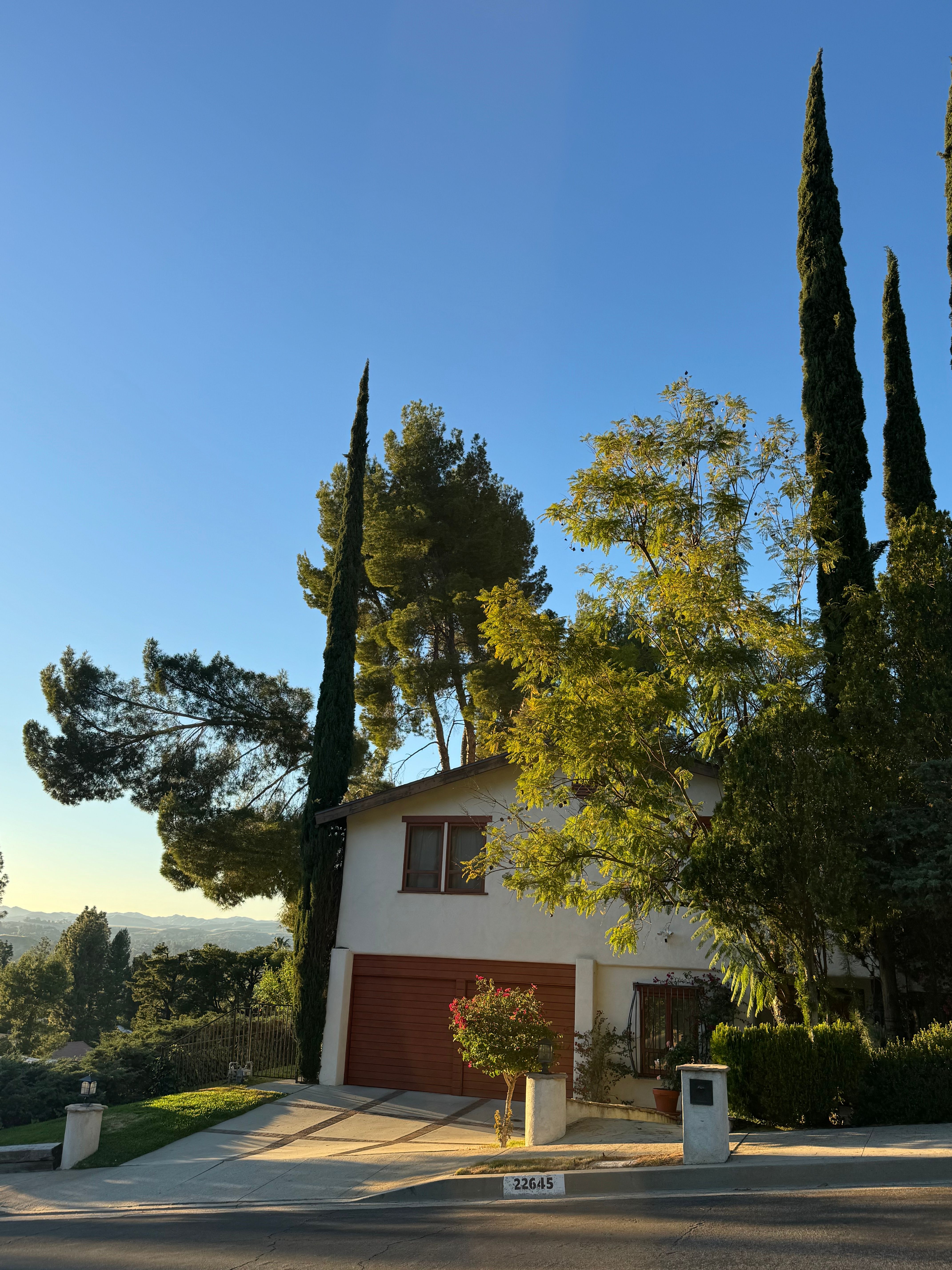 Luxury Homes for Sale in Calabasas: Neighborhoods and Buyer Priorities
