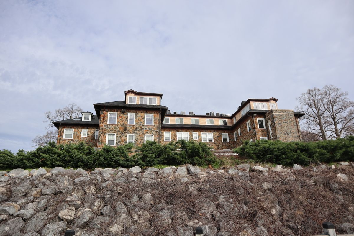 student moves in Billesdon — Student Moves in Billesdon — the working end of the job