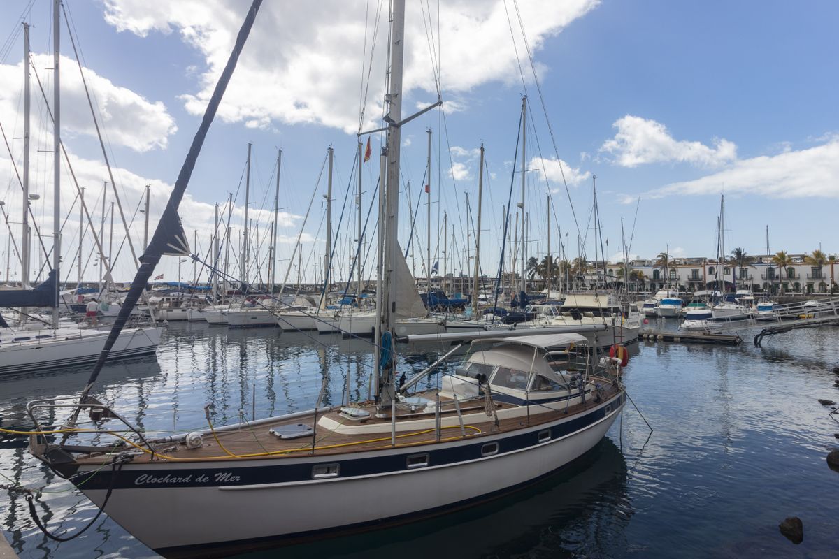 Unde te cazezi în Gran Canaria - iahturi în portul din Puerto de Mogán