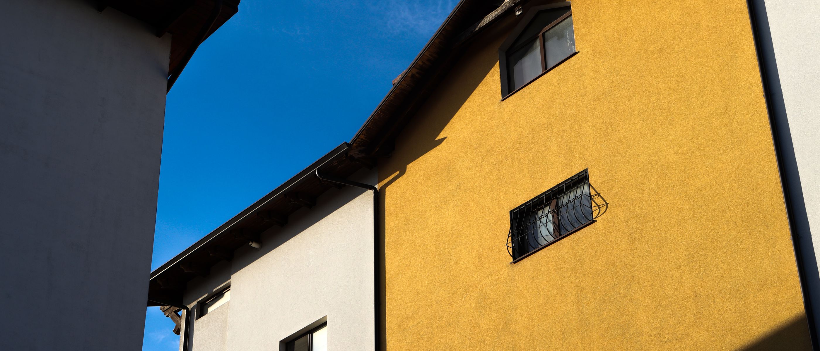 Interior Painting in Clerkenwell — surfaces prepped and cut in by hand