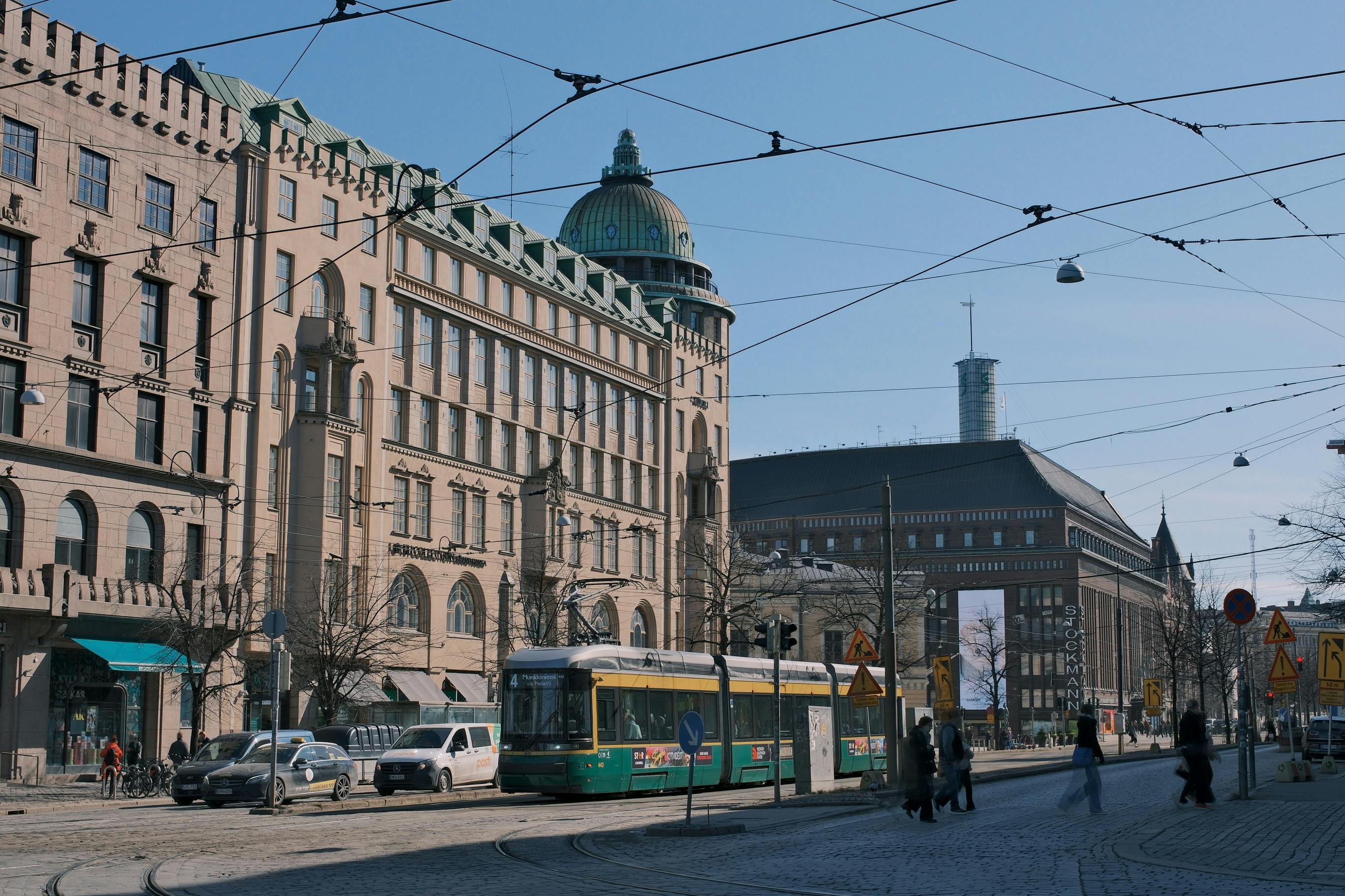 Norway's central bank raises interest rates to curb inflation; European stocks end lower — Photo by Mingyang LIU on Pexels