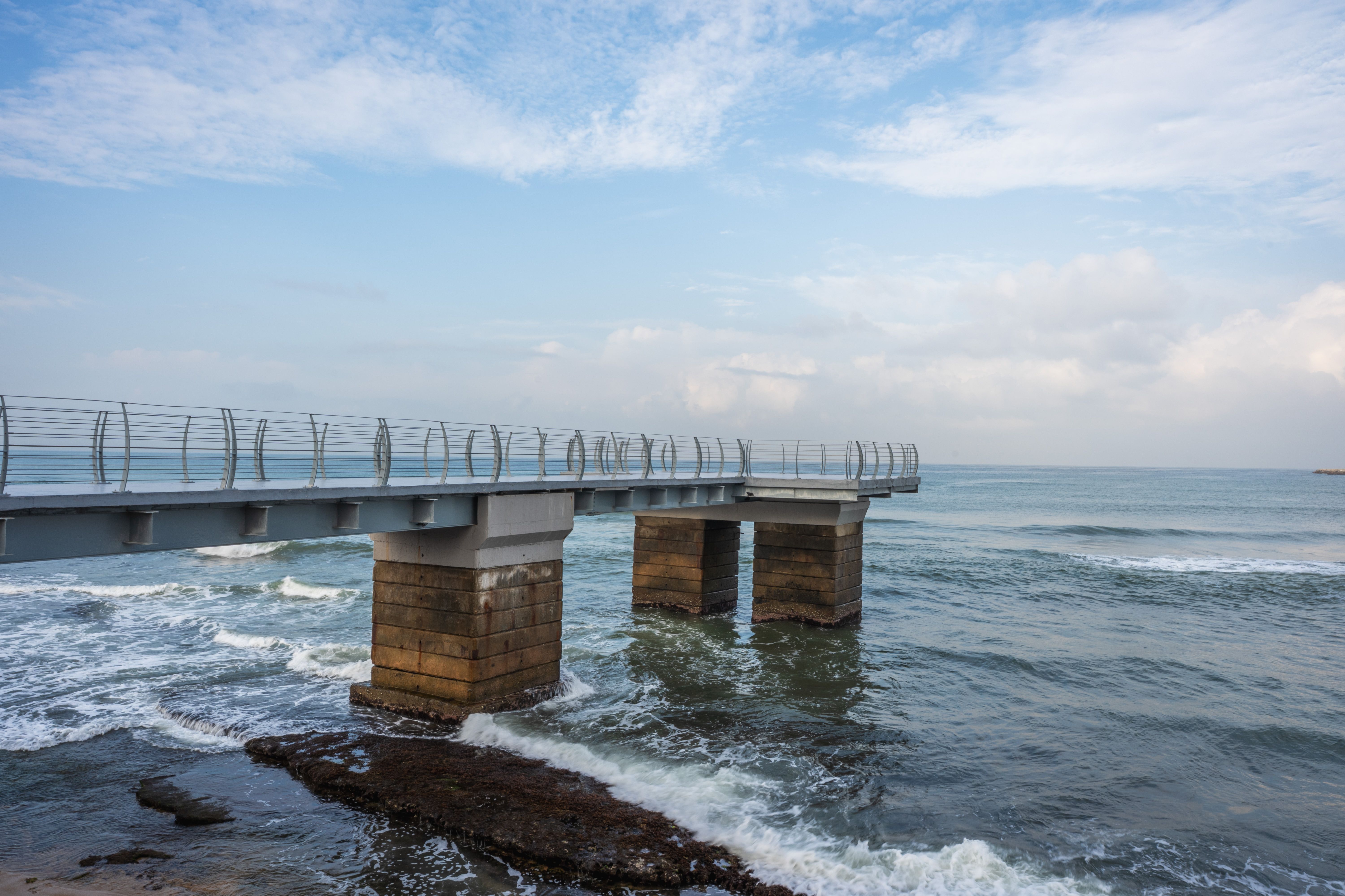 Ocean Edge Suites & Hotels in Colombo: Waterfront Luxury Guide