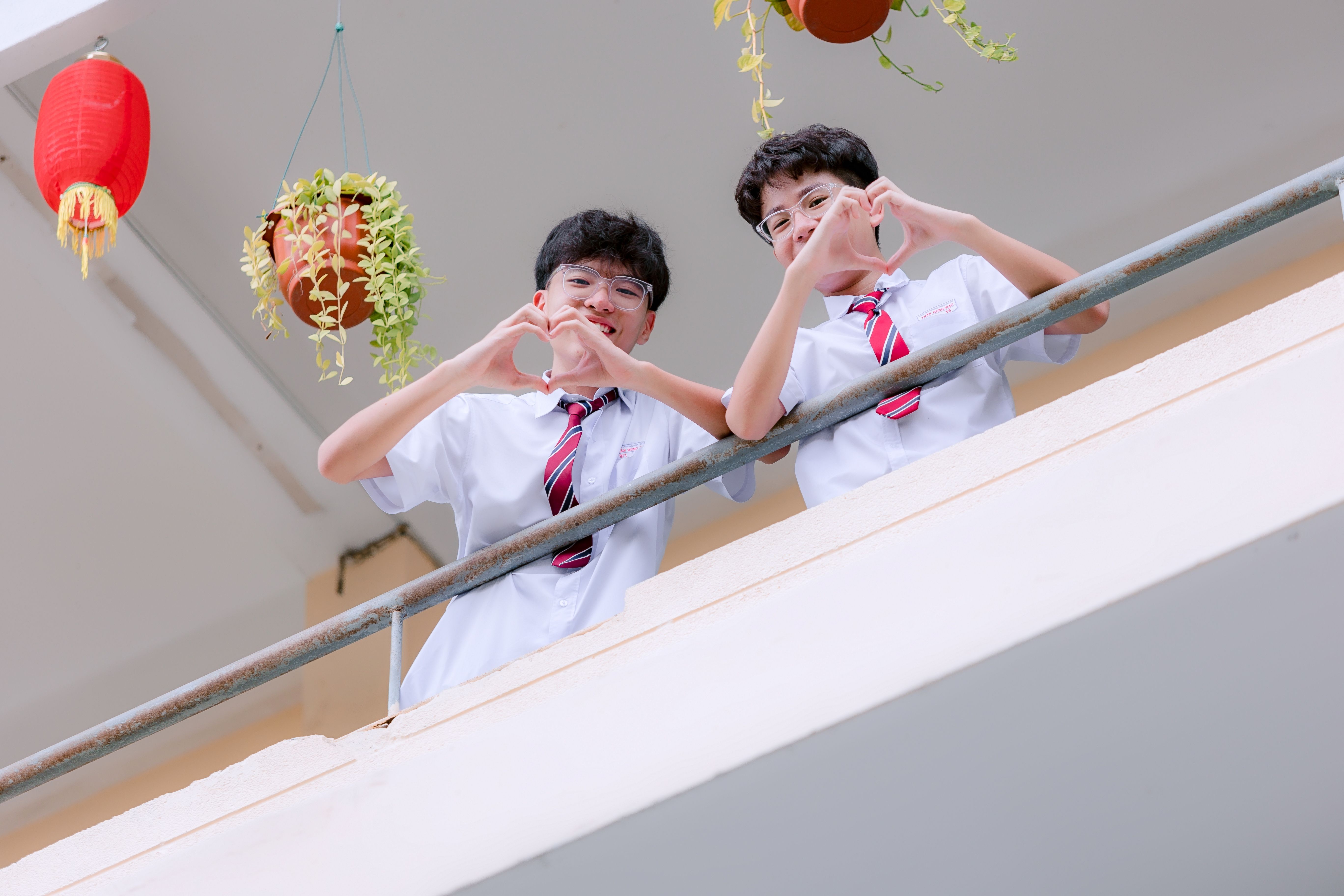 First Day of School Picture Ideas: 18 Cute and Creative Options — Photo by 🇻🇳🇻🇳Nguyễn Tiến Thịnh 🇻🇳🇻🇳 on Pexels