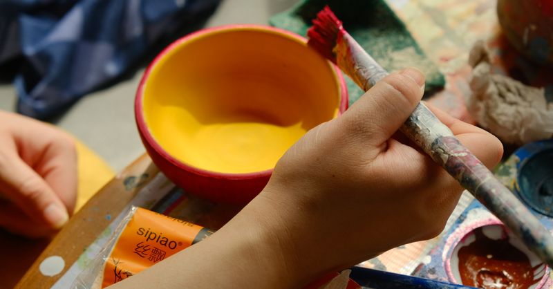 10 idées d’activités manuelles de Noël pour enfants pour une décoration créative et magique