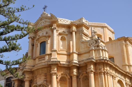 Noto baroque and cannoli walk — Sicily