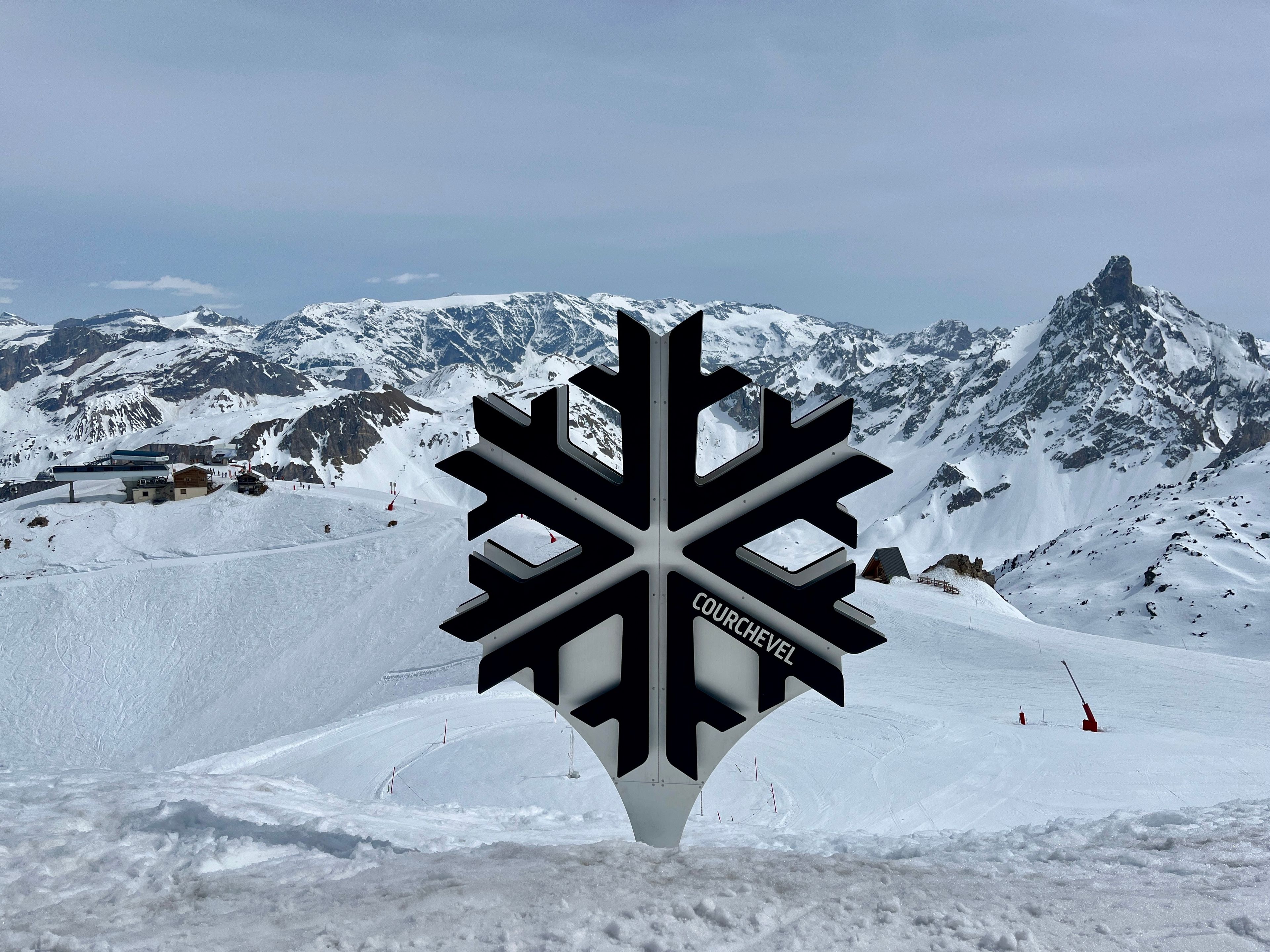 Courchevel Altiport (LFLJ), Saint-Bon — private jet cleaning