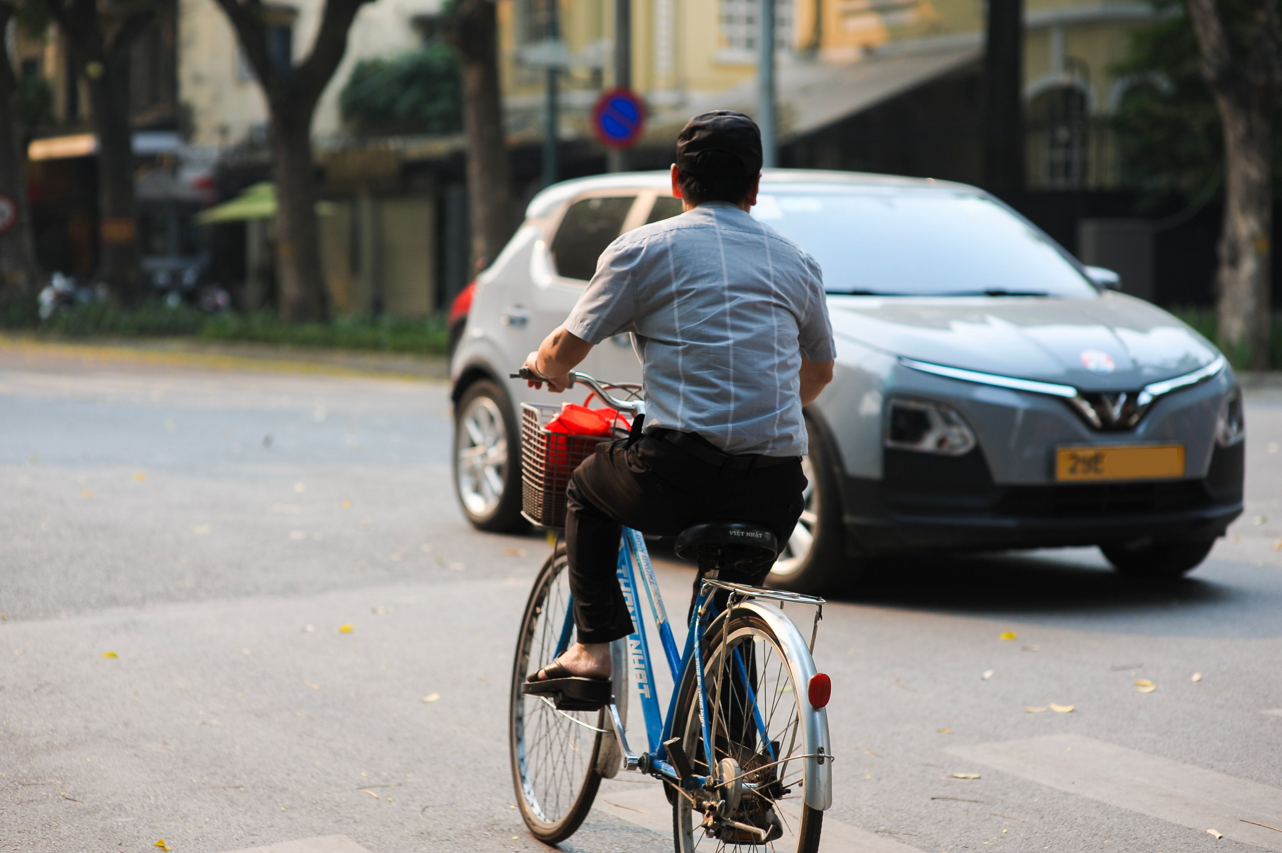 HSB Introduces AI Liability Insurance for Small Businesses — Photo by Thang Nguyen on Pexels