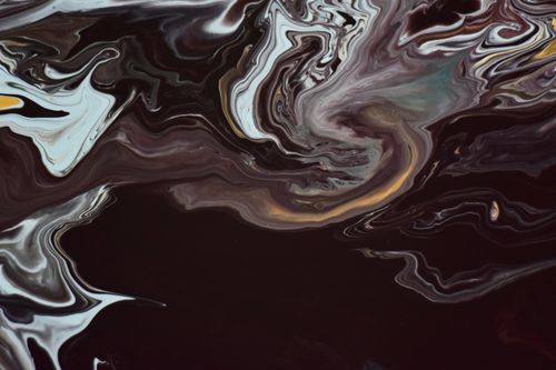 Free A mesmerizing abstract swirl with dark and bold tones, capturing fluid artistic expression. Stock Photo