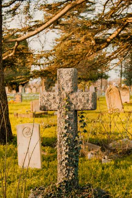 Regular Maintenance Tips to Keep Your headstone Beautiful Over Time