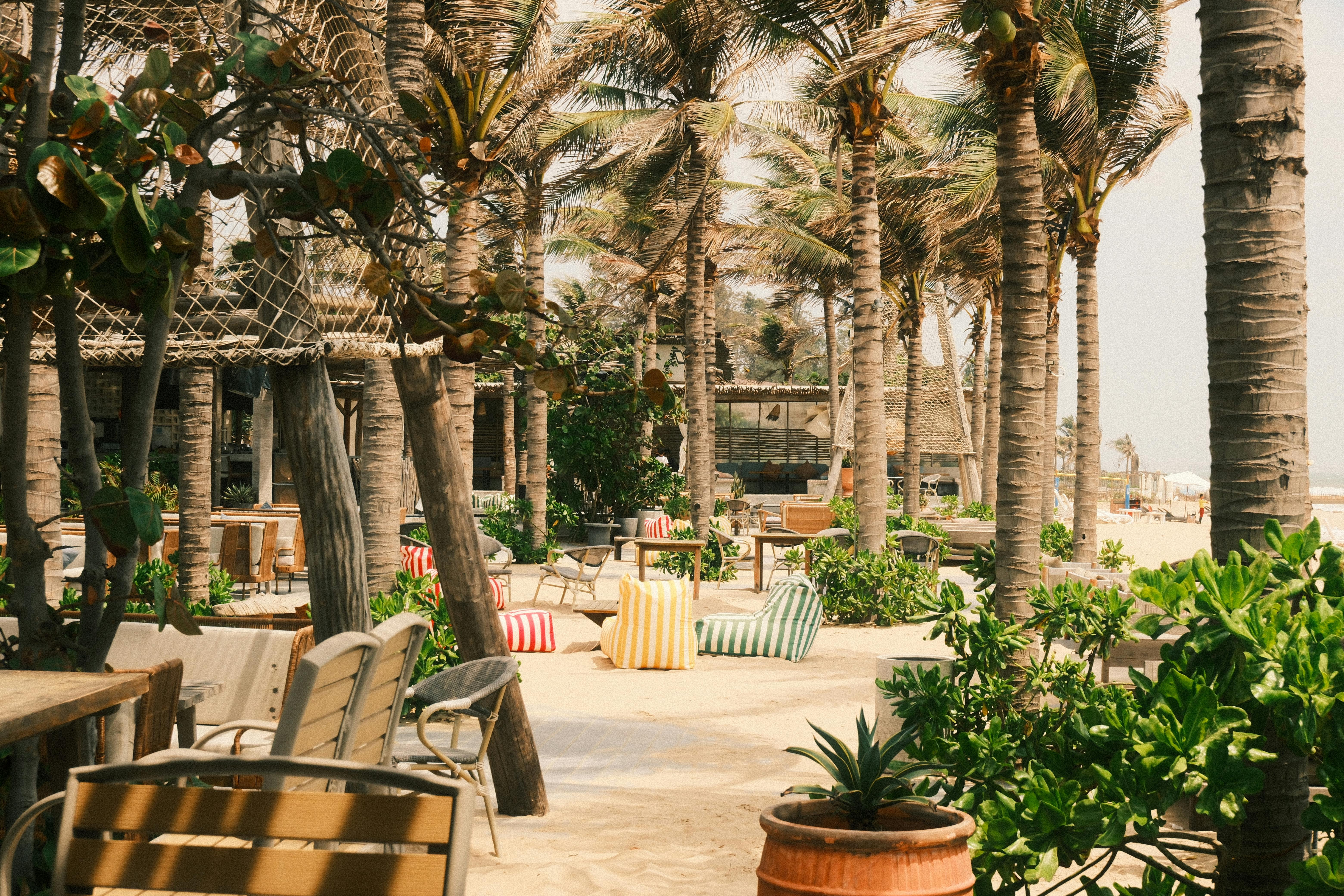 beach clubs singapore