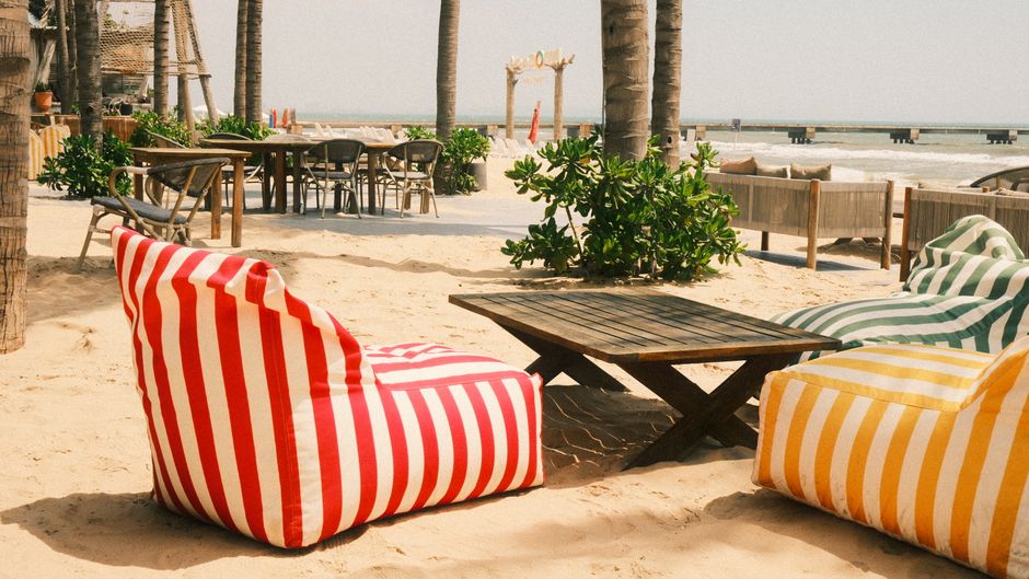 beach clubs singapore
