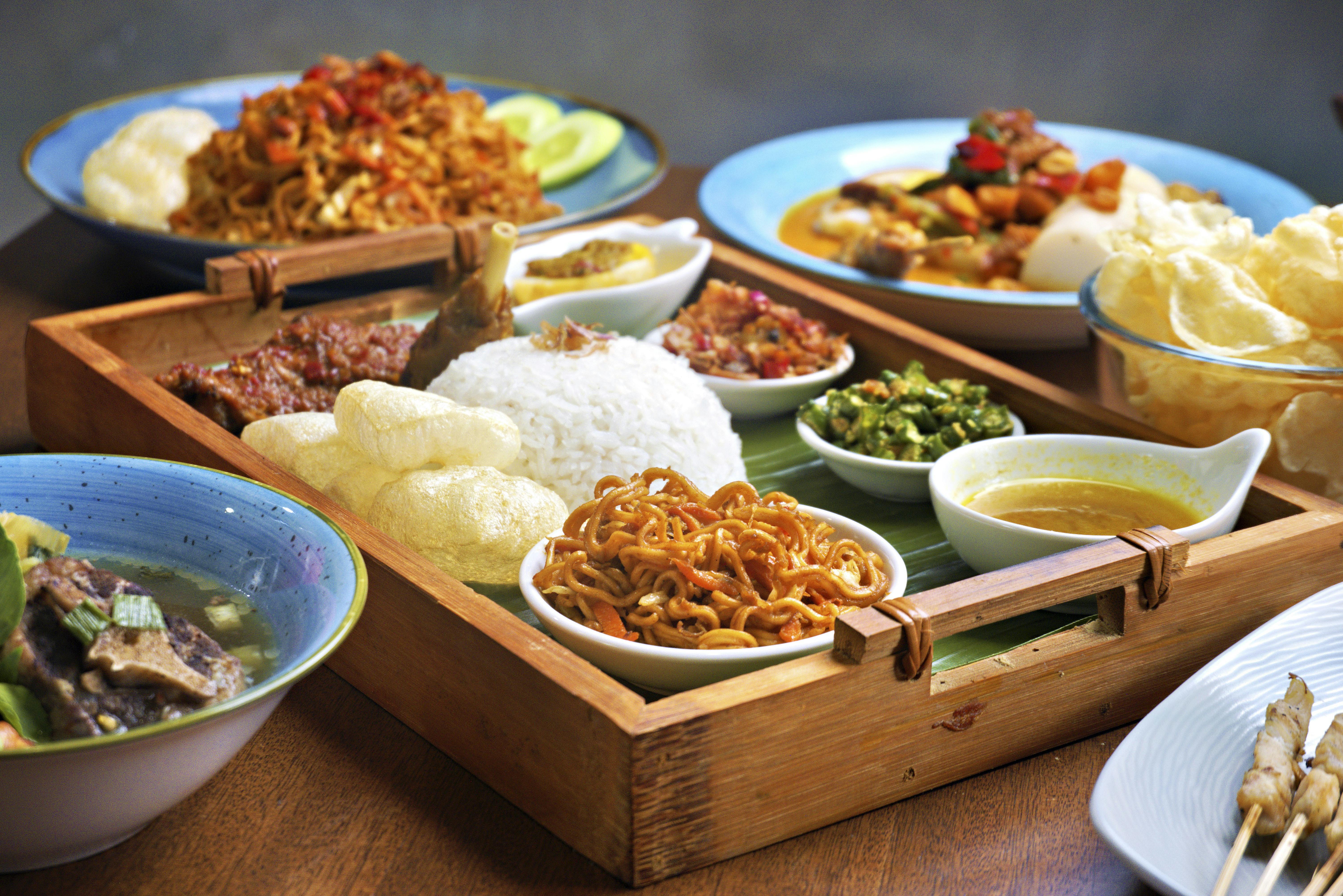 Beyond Borders: Unearthing 2026's Hottest Micro-Cuisines & Booking Your Next Epicurean Adventure!