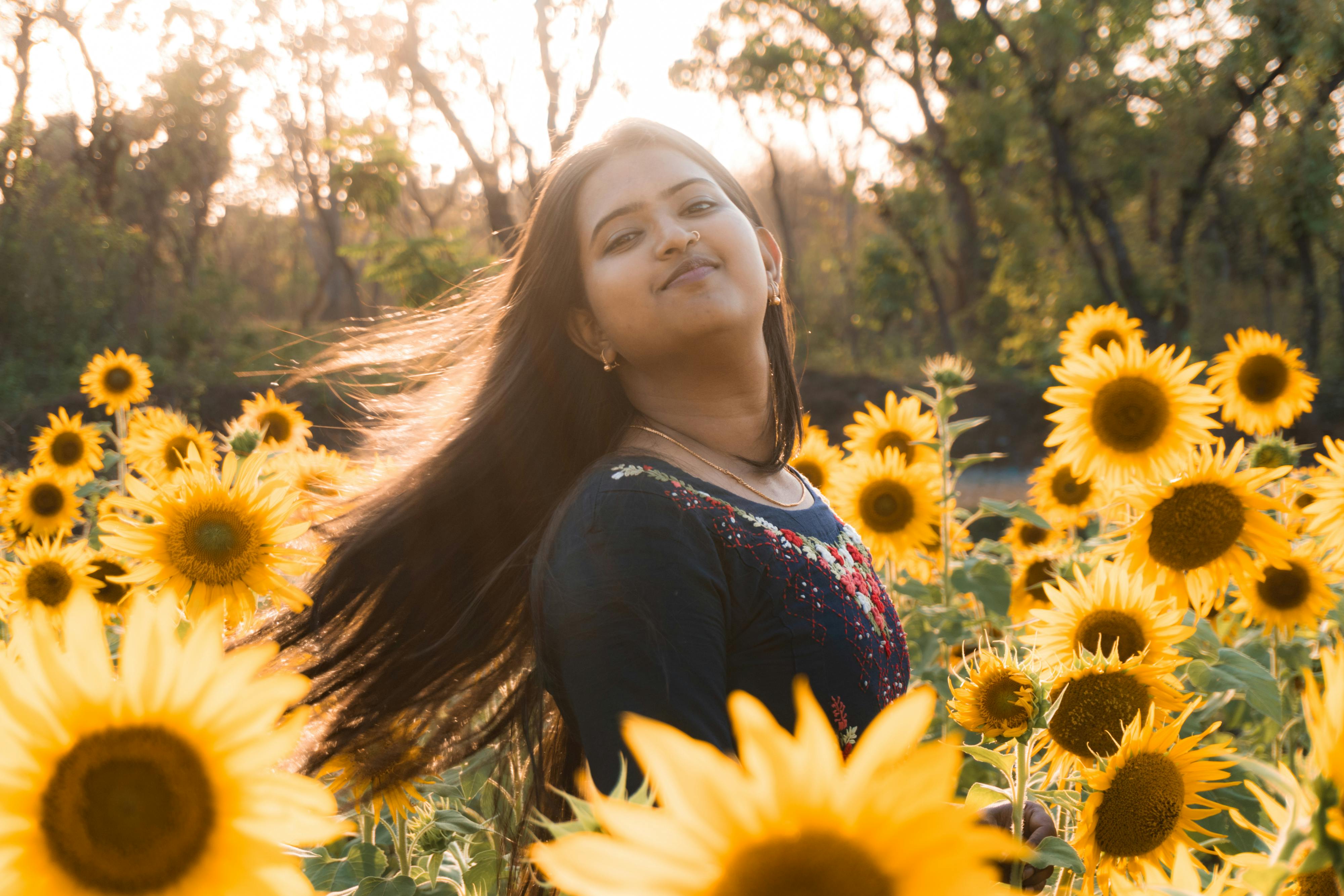 Thimmarajupalli TV Movie Review And Rating |Kiran Abbavaraam — Photo by Srijit Mudi on Pexels