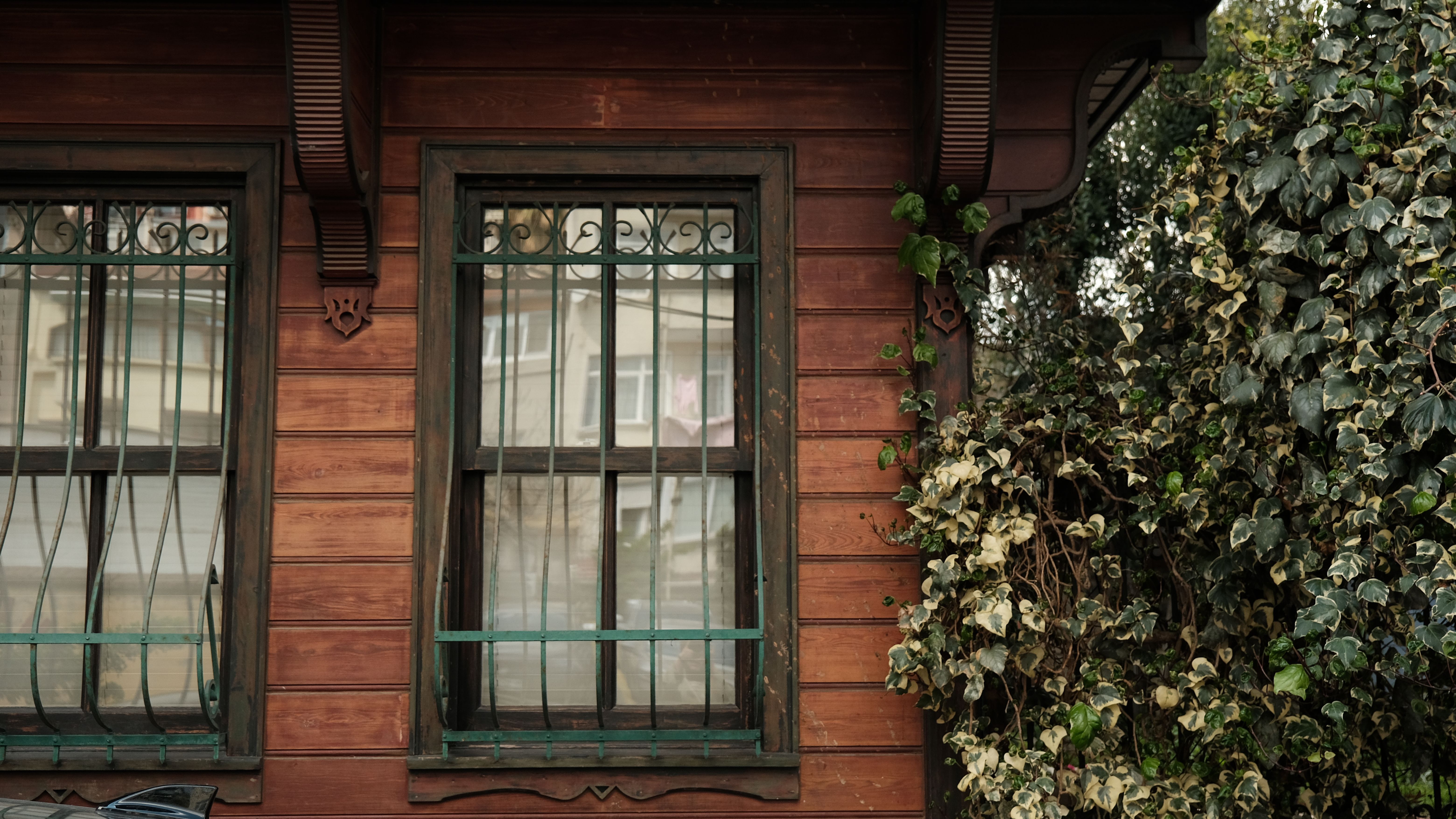 5 Decor Mistakes That Make Your House Feel More Like a Showroom Than a Home, Designers Warn — Photo by Rahime Gül on Pexels