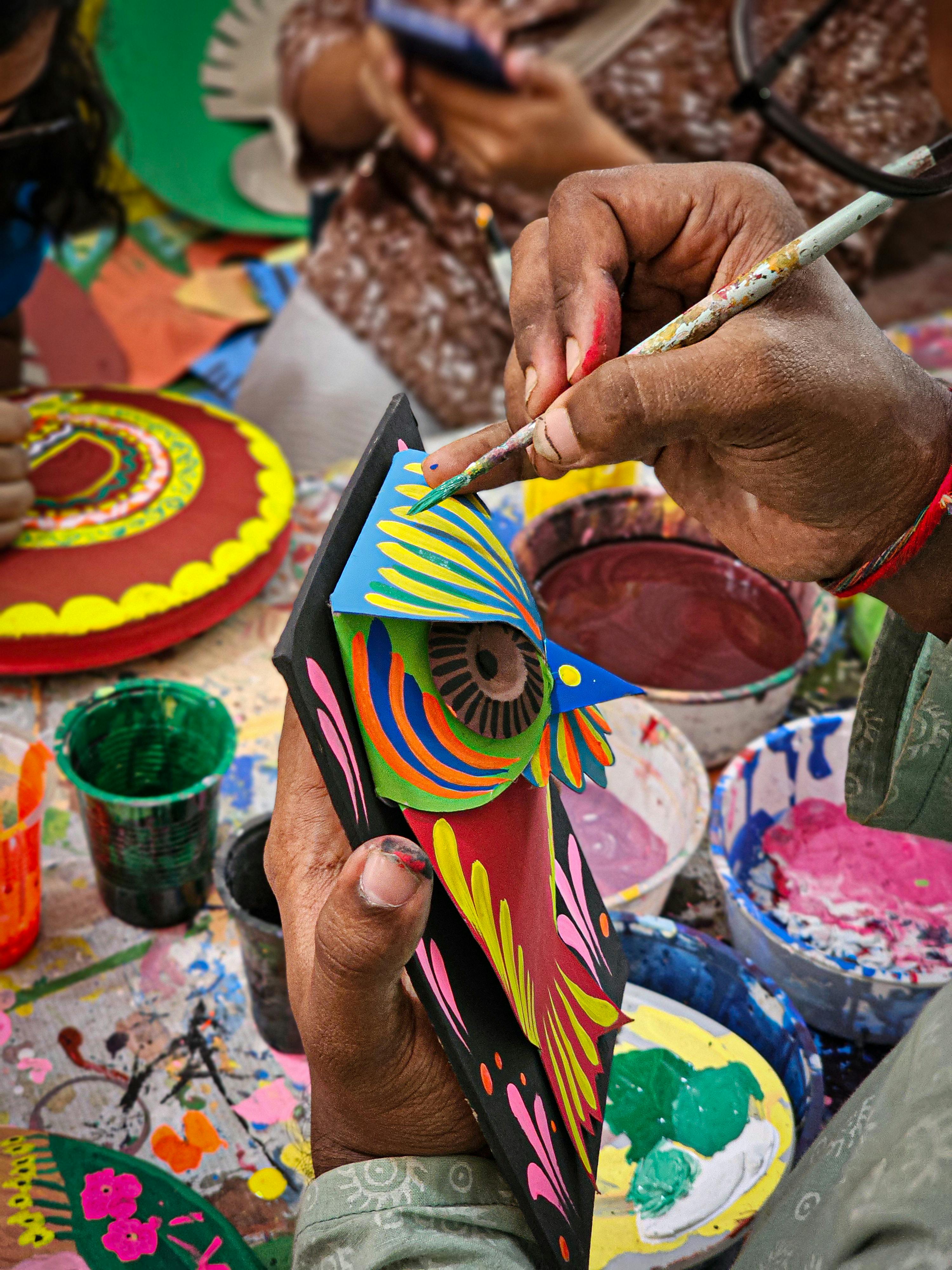 Activité créative de peinture colorée