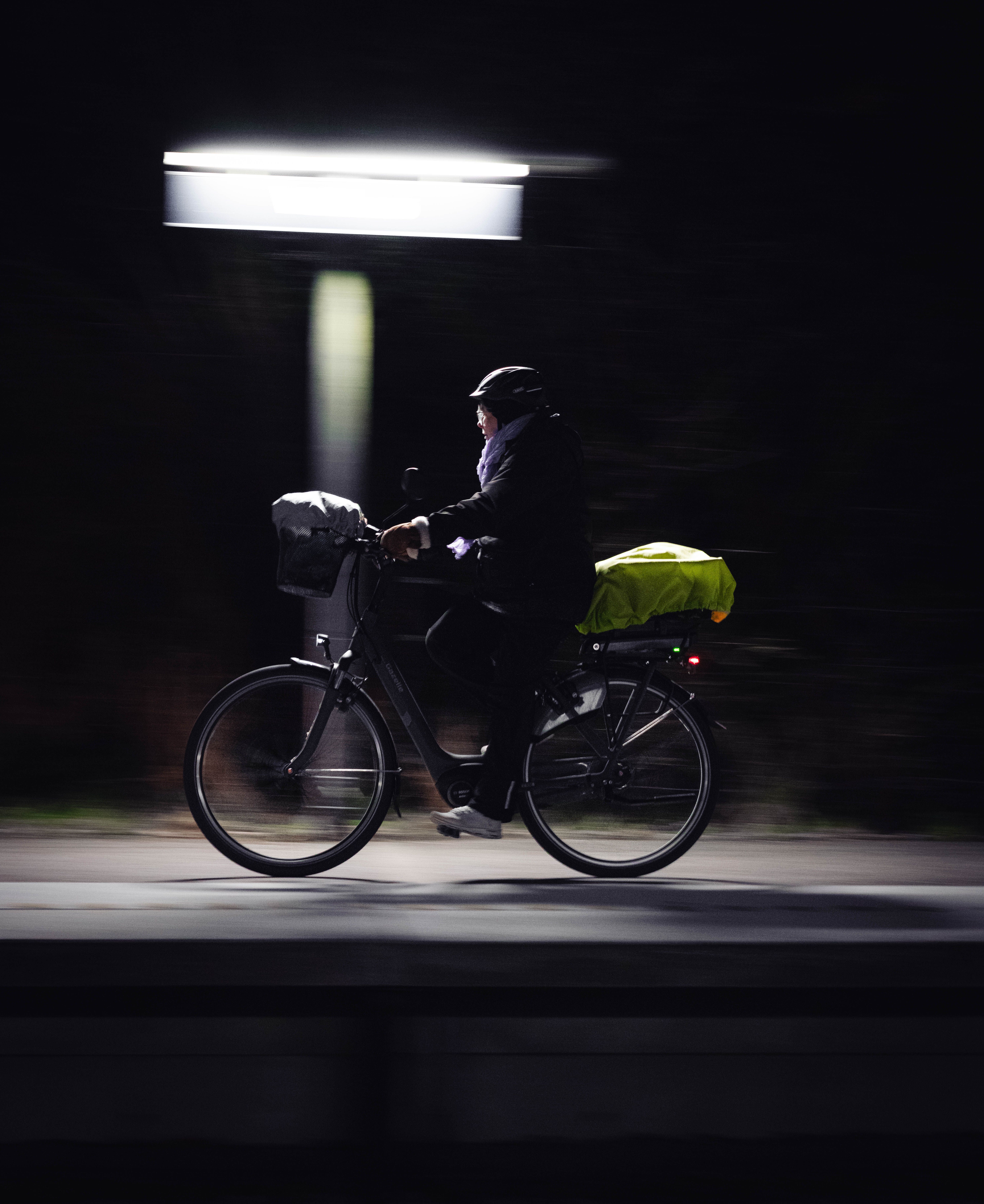 Les meilleures pratiques pour rouler en toute sécurité à vélo la nuit en 2026 