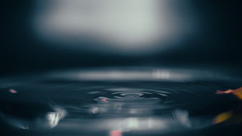 Free A serene close-up of water ripples creating a tranquil and aesthetic visual. Stock Photo