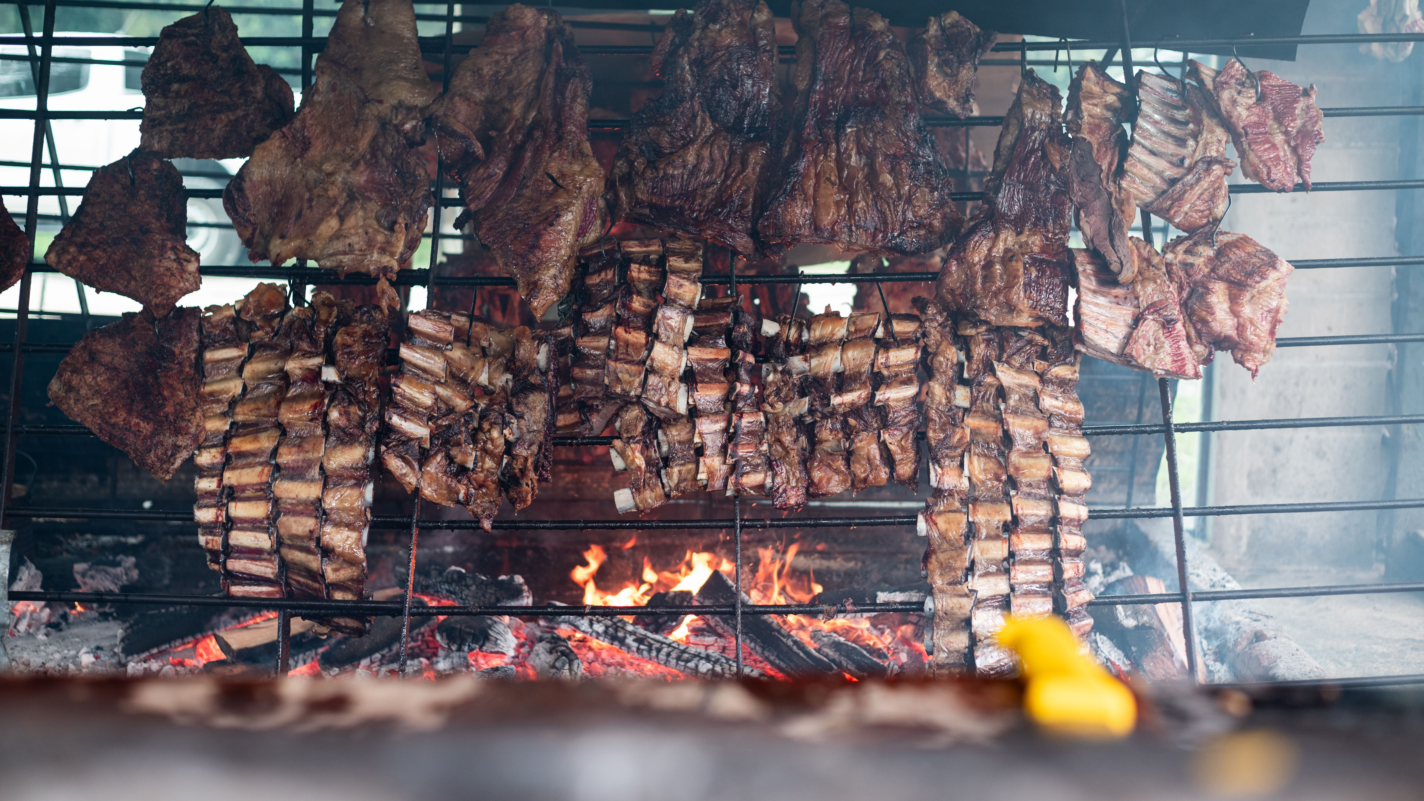 Guía Completa del Asado Argentino: Historia y Cortes Populares