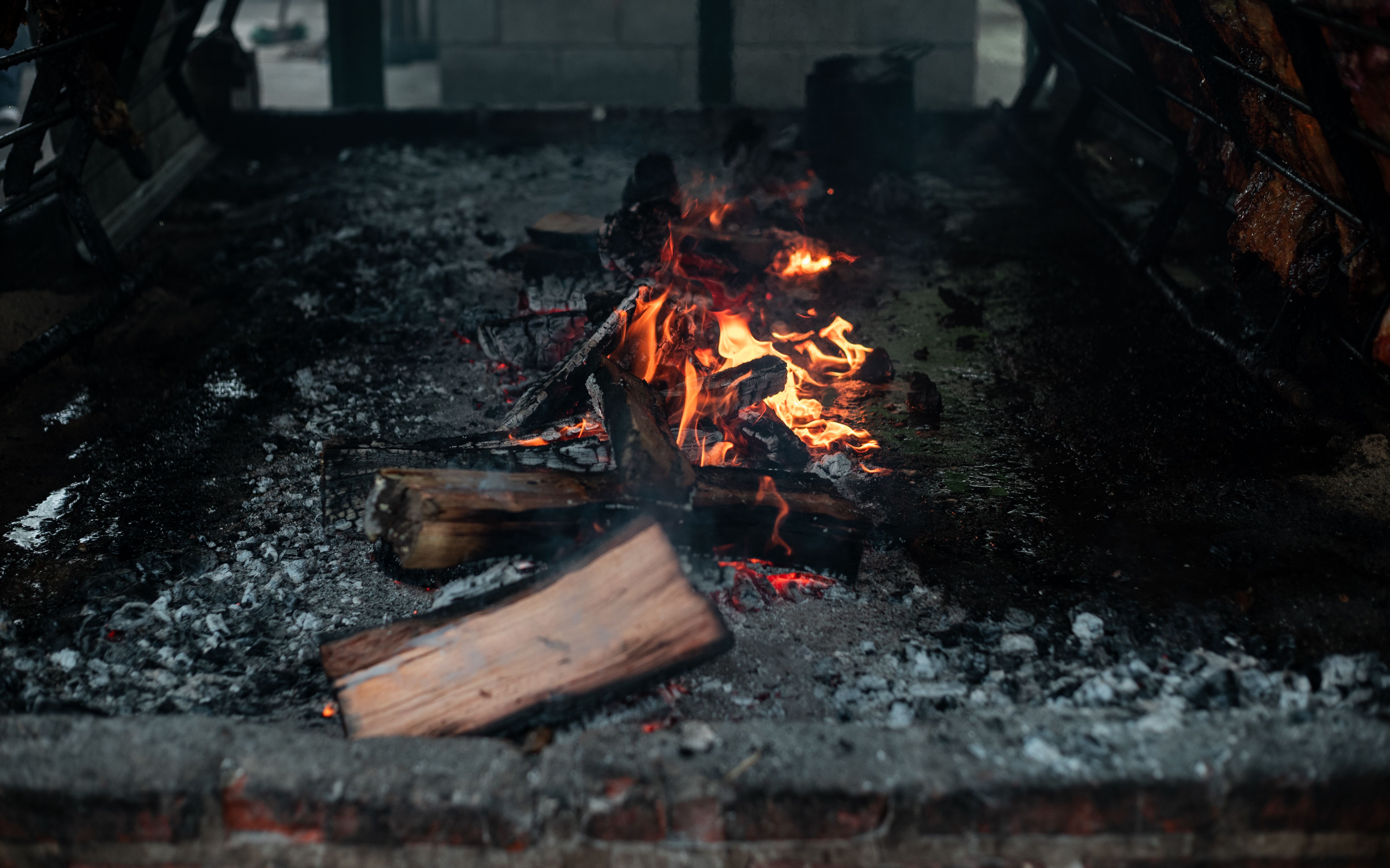 Cordero al asador estilo patagónico