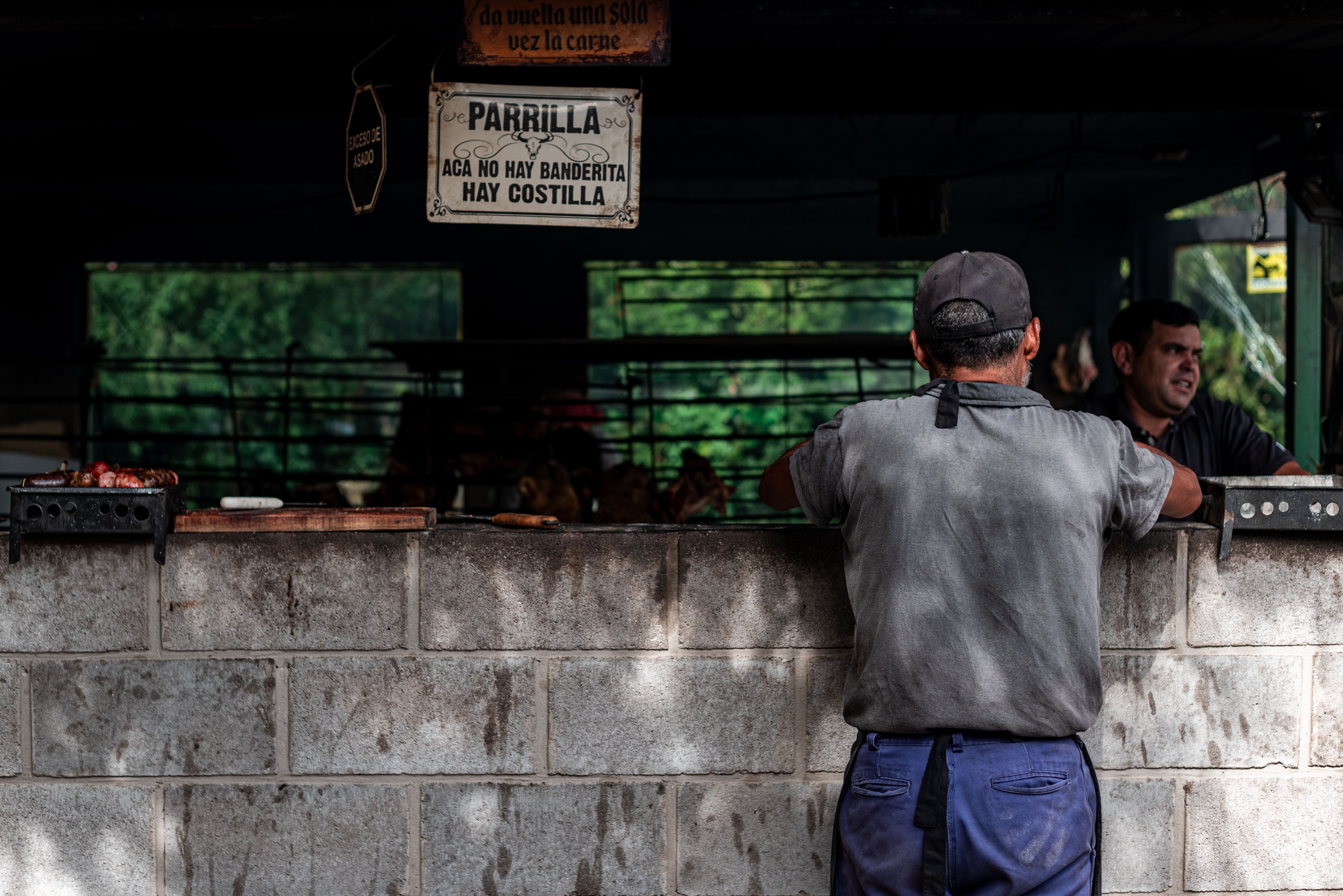 Parrillita desliza no ponto da carne e se destaca em lanches e empanadas