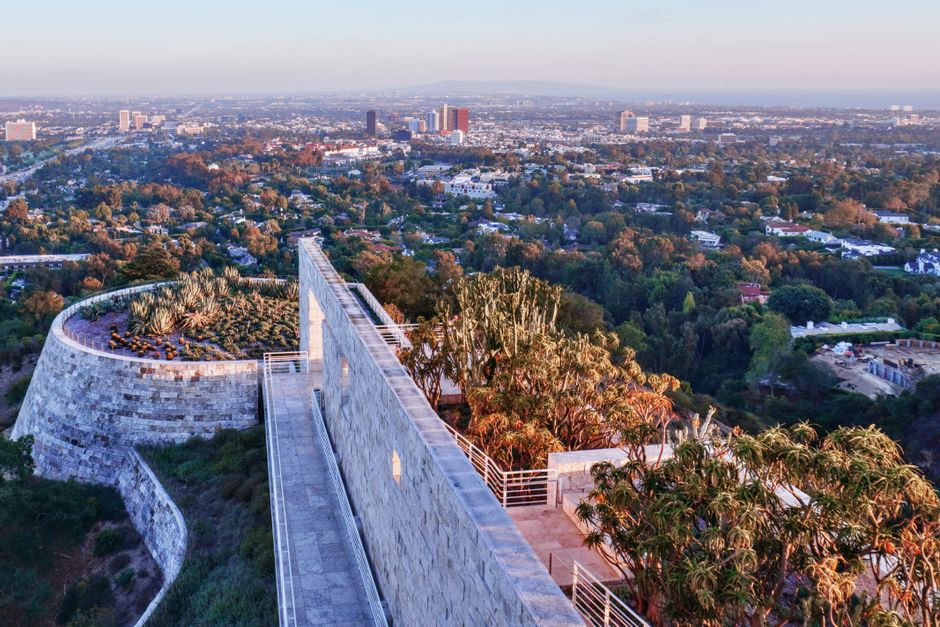 Hollywood felett: a Getty Villa rejtett kertjei – Getty Villa ocean view terrace Pacific Palisades sunset