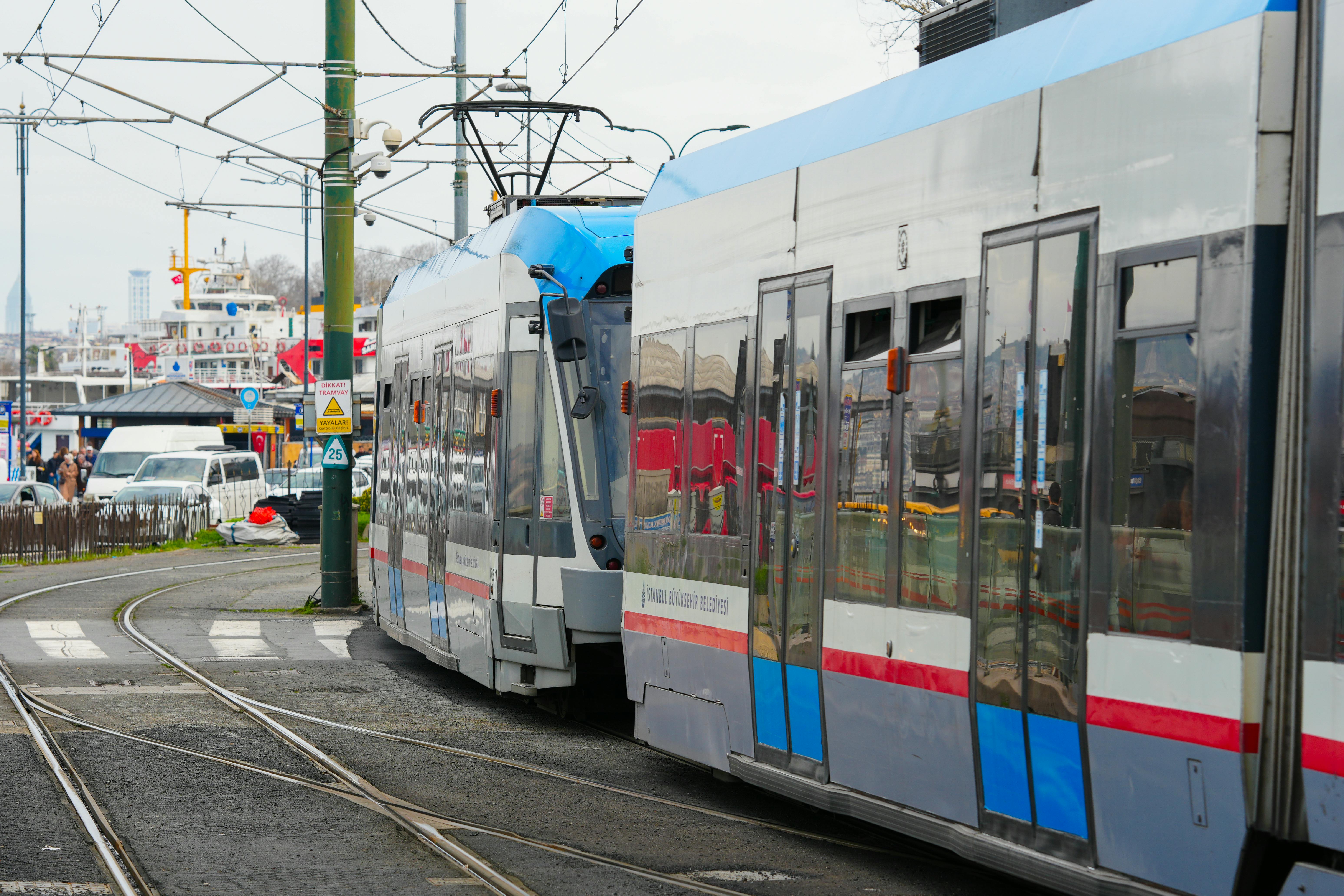 1 May general strike confirmed—but transport largely exempt, easing travel fears — Photo by Şinasi Müldür on Pexels