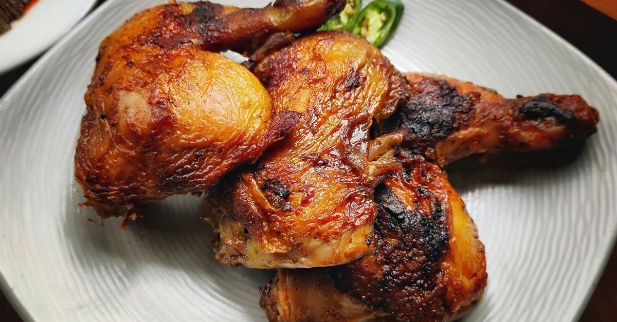Why Your Roasted Chicken Thighs Are Never Crispy (And The Simple Fixes That Guarantee Juicy, Flavorful Perfection)