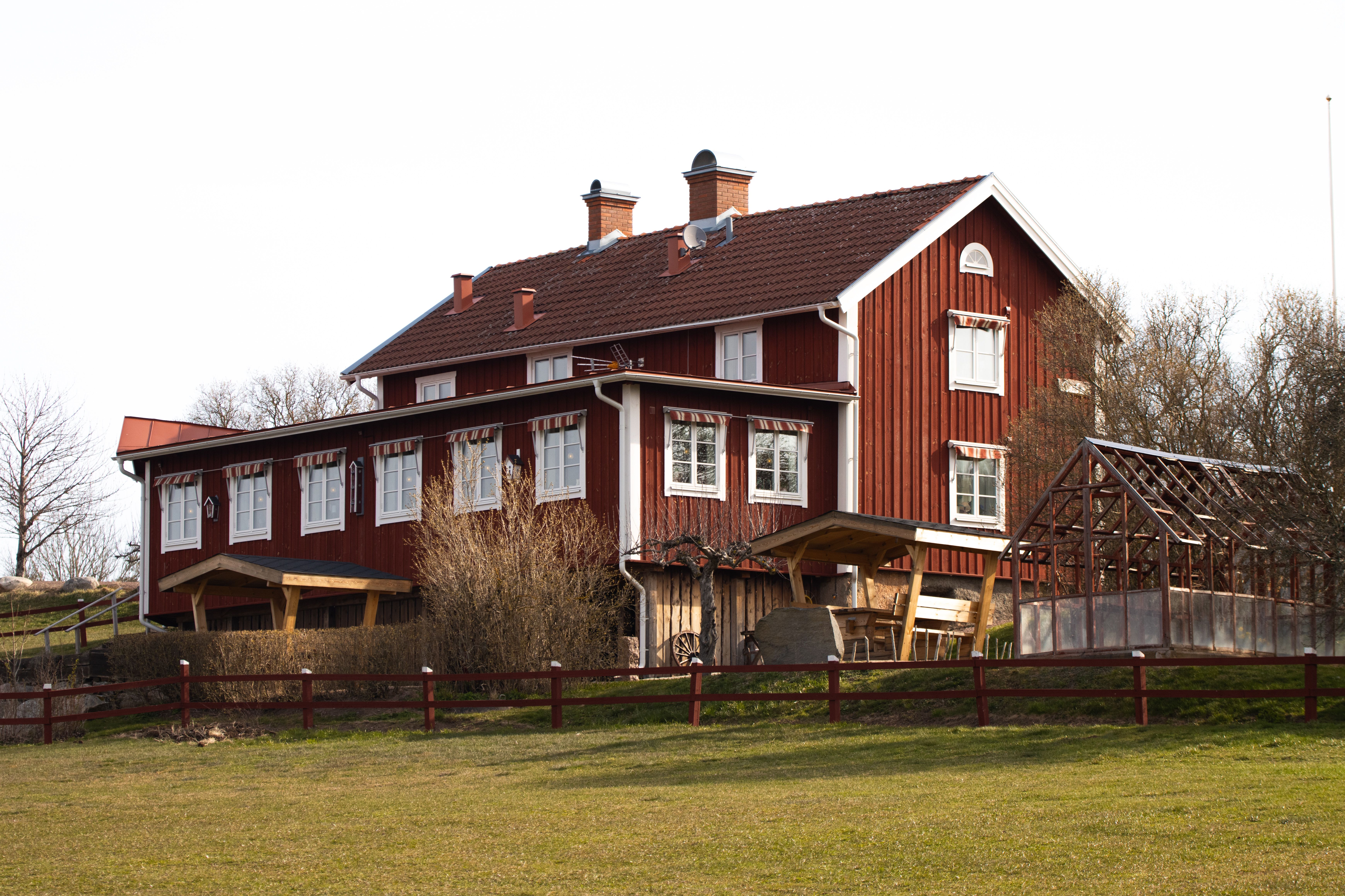 “Swedish Death Cleaning” Is the Decluttering Method Everyone’s Suddenly Talking About — Photo by Efrem  Efre on Pexels