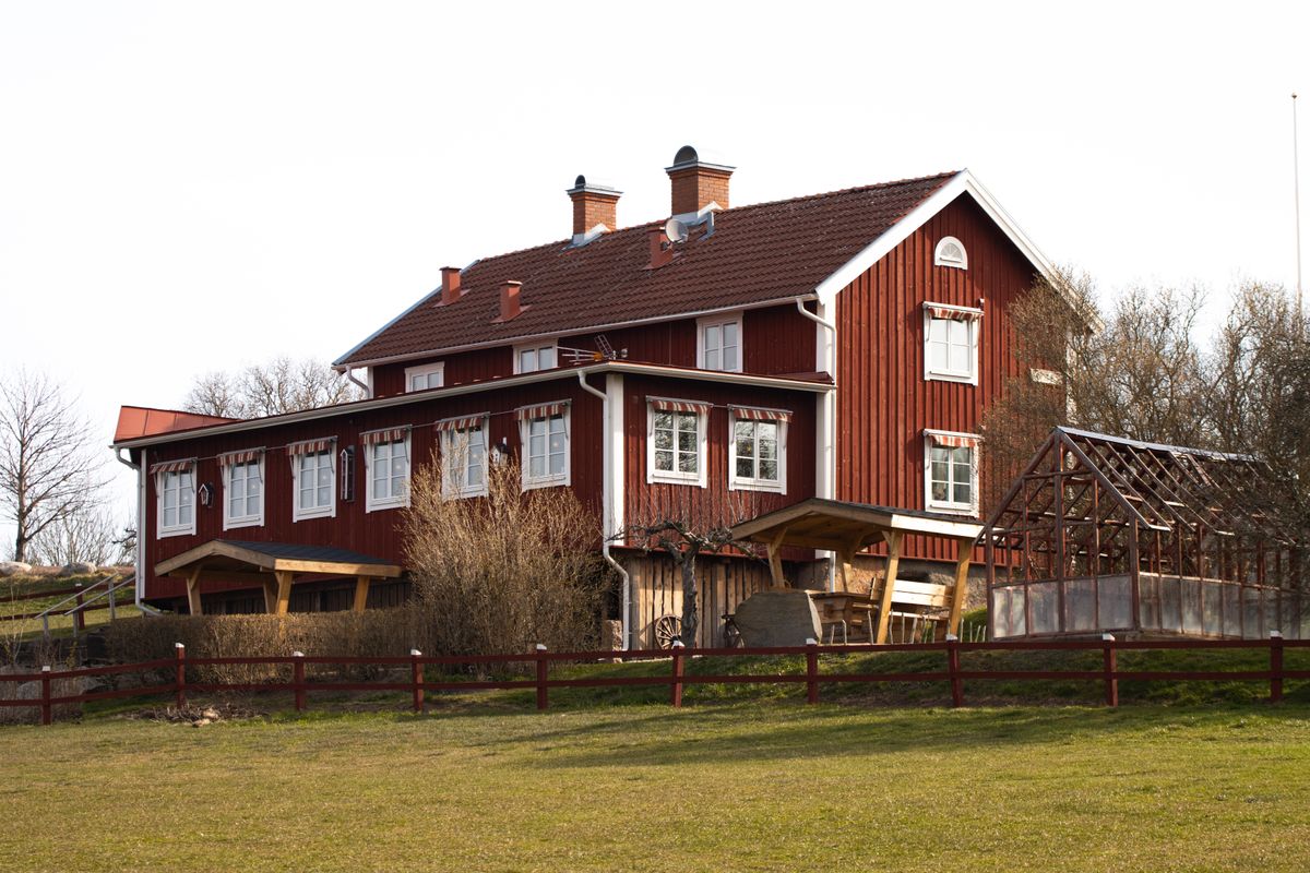 home removals in South Woodford — Home Removals in South Woodford — the working end of the job