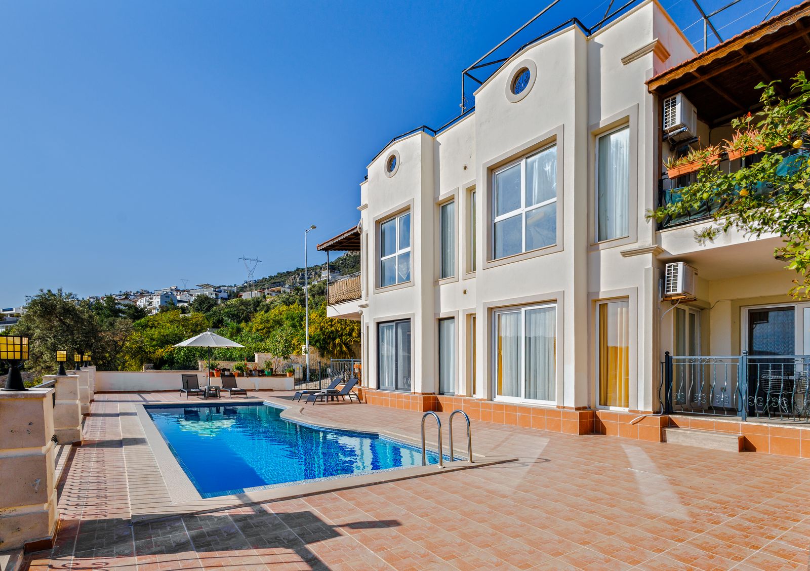 Azure Horizon Villa