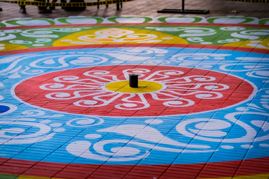 Gezellig ingepakte cadeaus met mandala patronen. Gezellig ingepakte cadeaus met mandala patronen.