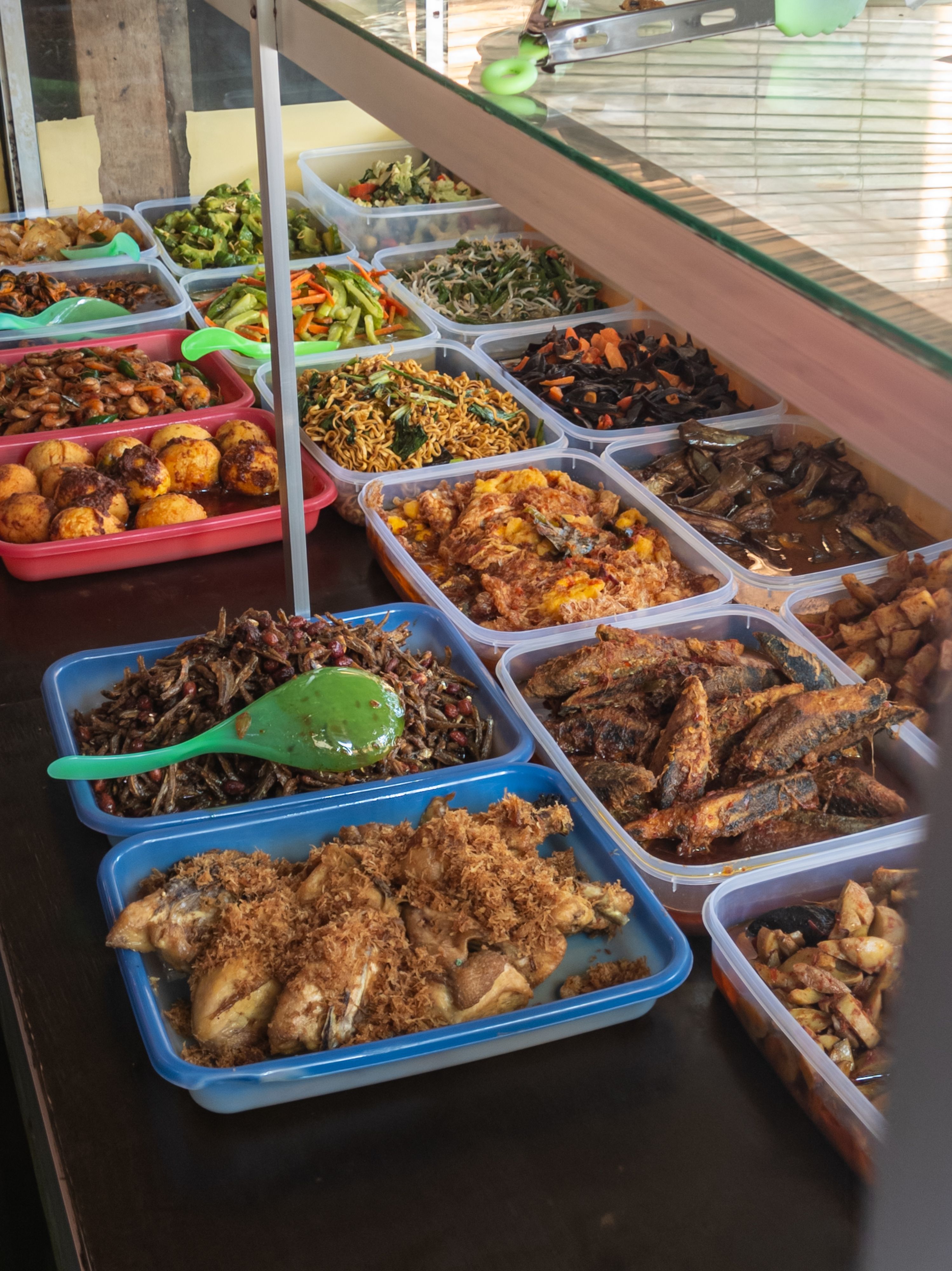 Traditional Indonesian Food Display in West Java · Free Stock Photo