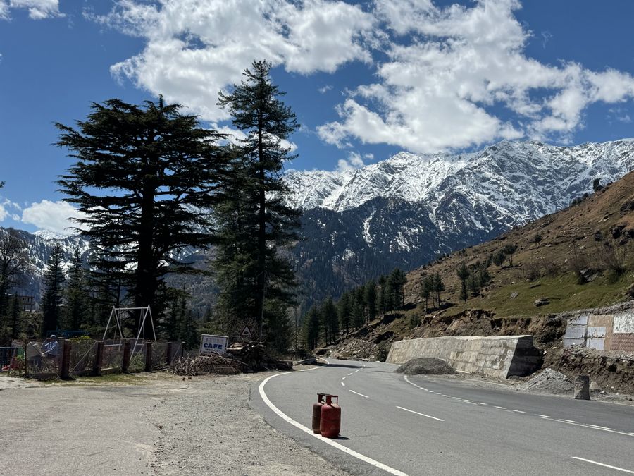 Old Manali Cafe Strip photo 3