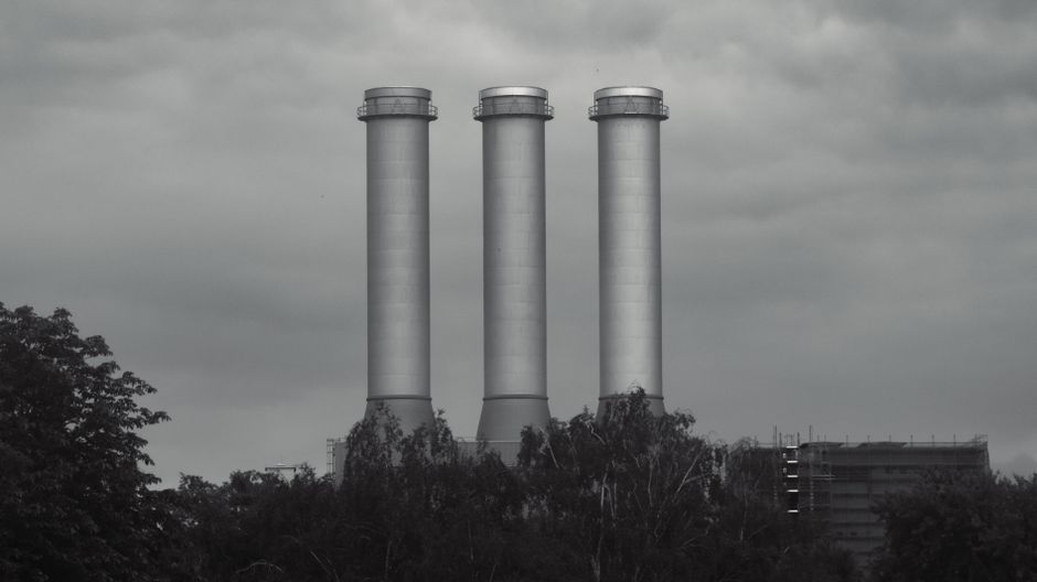 Immagine di copertina: Bollette e transizione, Pichetto Fratin chiede uno stop al mercato carbonio