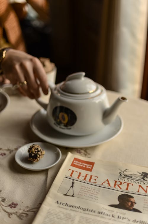 Free White Ceramic Teapot on Table Stock Photo