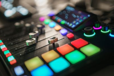 Tarde in the Mix afternoon show