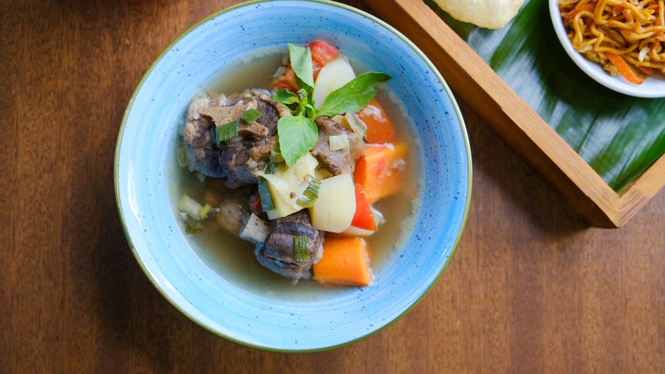 Sajian Autentik Kototaluk: Menikmati Lezatnya Sop Ikan Patin Masakan Rumah Bu Yati