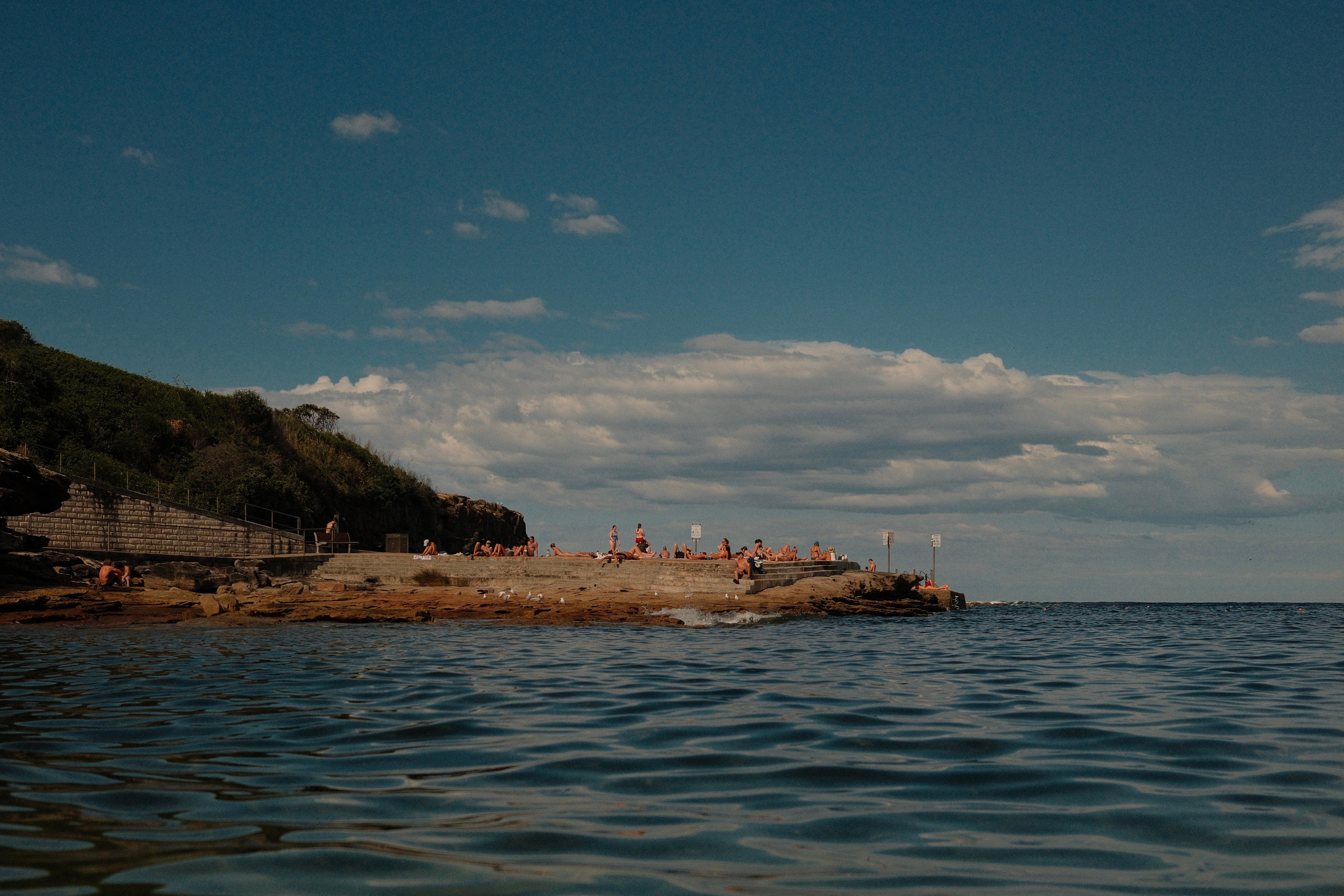 Bondi Beach legjobb rejtett strandjai magyar szemmel – Bondi to Bronte coastal walk Sydney hidden beach