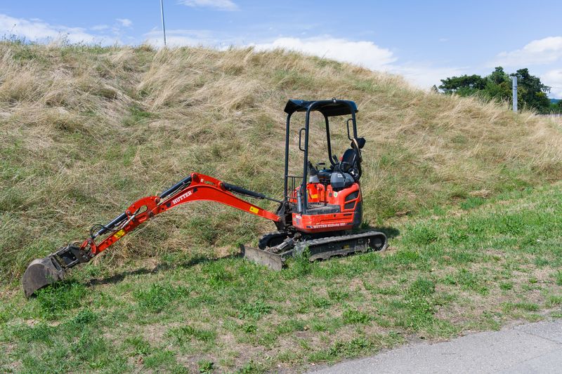 Excavator Sizes Explained: Mini, Midi, and Large