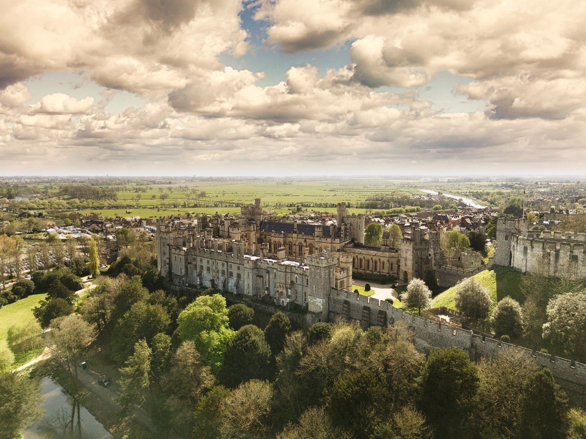 Castelul Arundel si orasul, vedere aeriana
