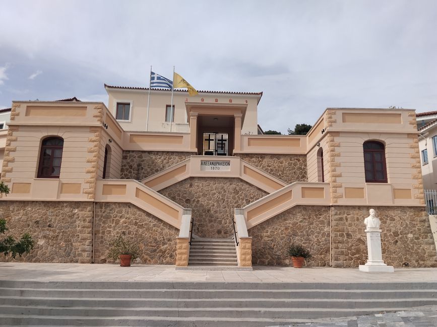 Konfronto Κριτική