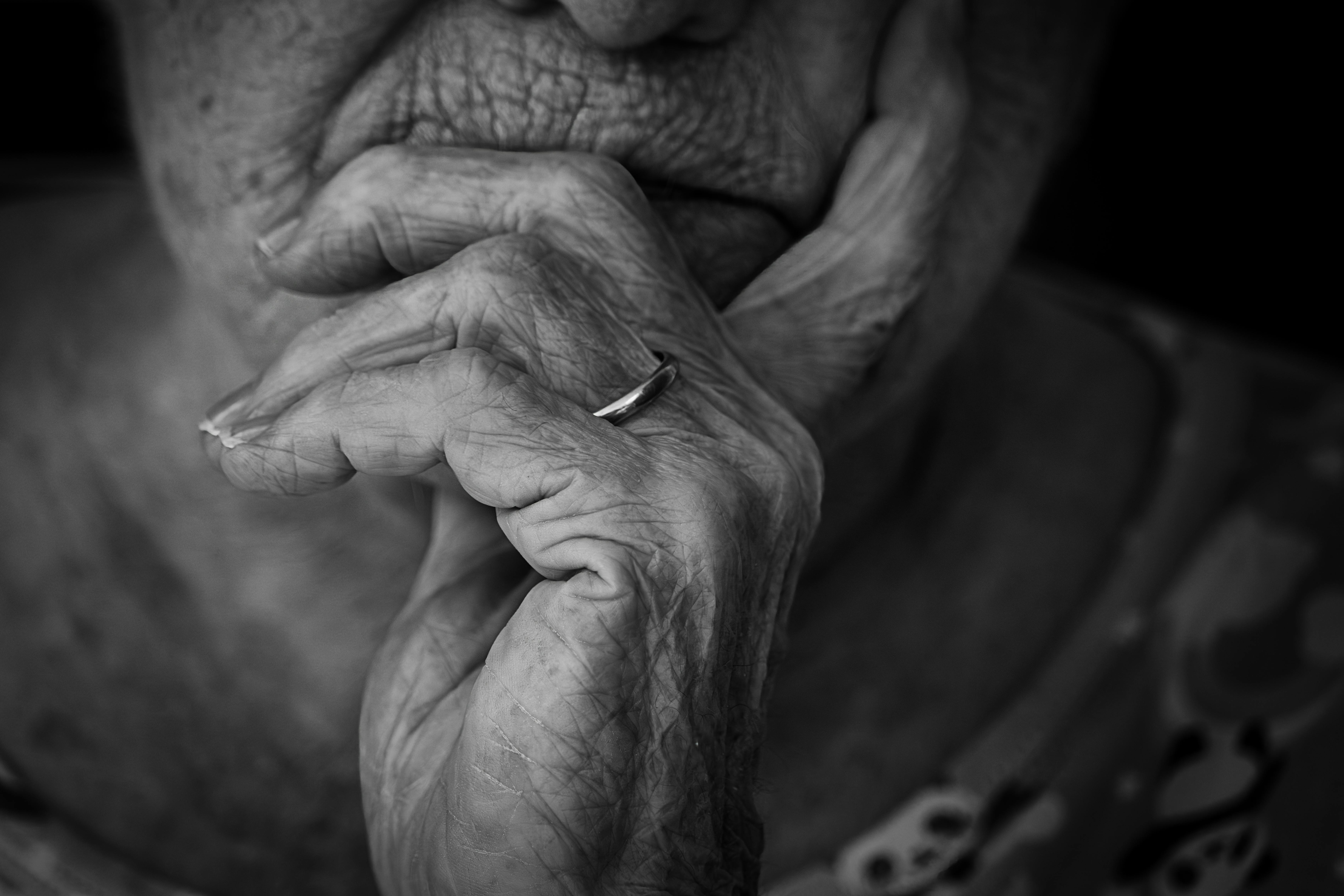 Anti-Aging for Hands: Why the New Beauty Trend is Gaining Momentum in 2026 — Photo by Patricia Marcondes on Pexels