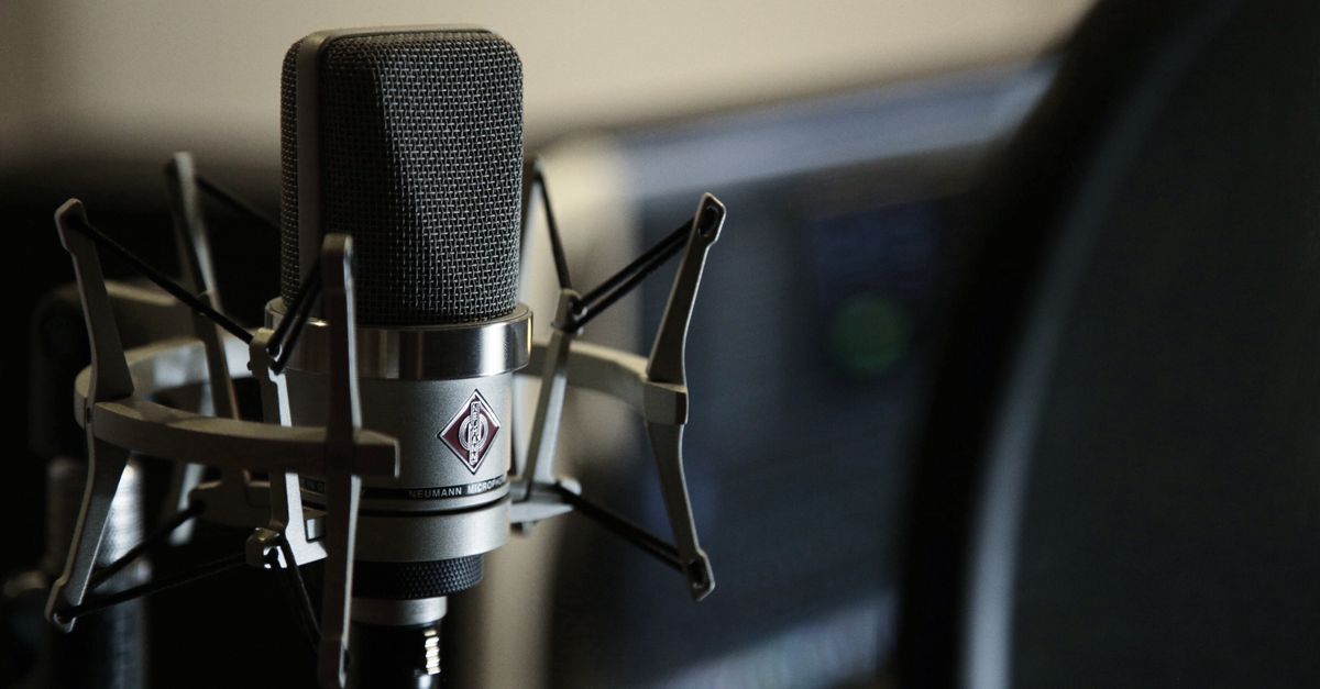 Close-Up Photo of Microphone · Free Stock Photo