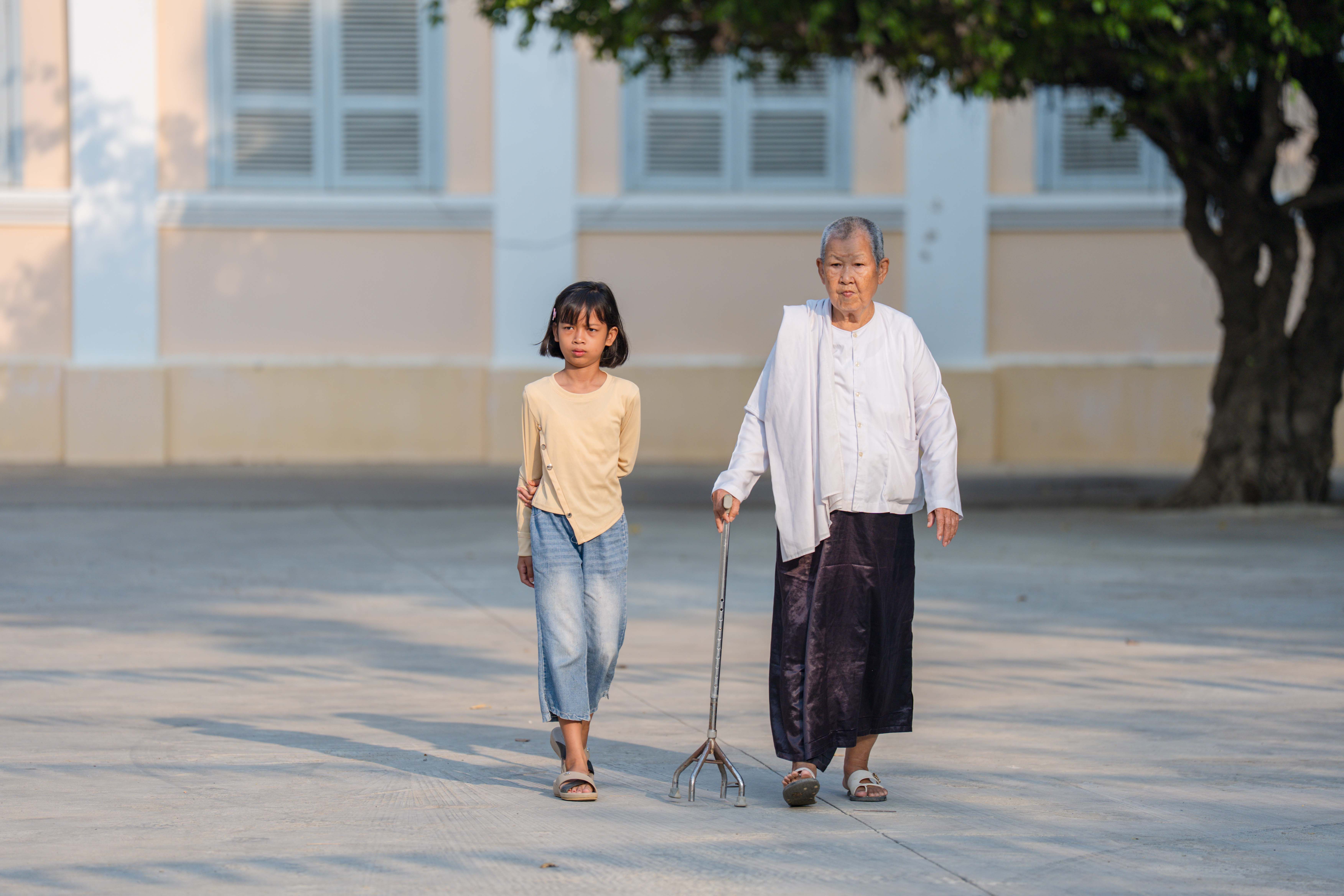 GAE vs Knee Replacement: Which Treatment is Best for Chronic Knee Pain?