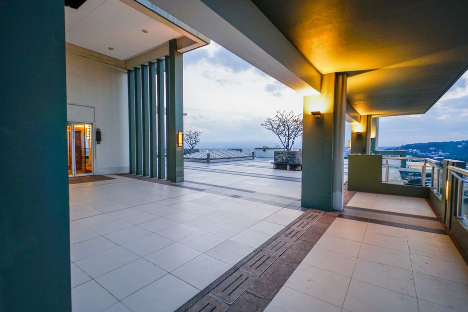 Modern penthouse balcony overlooking the San Diego skyline - modern skyline view rentals Modern penthouse balcony overlooking the San Diego skyline - modern skyline view rentals
