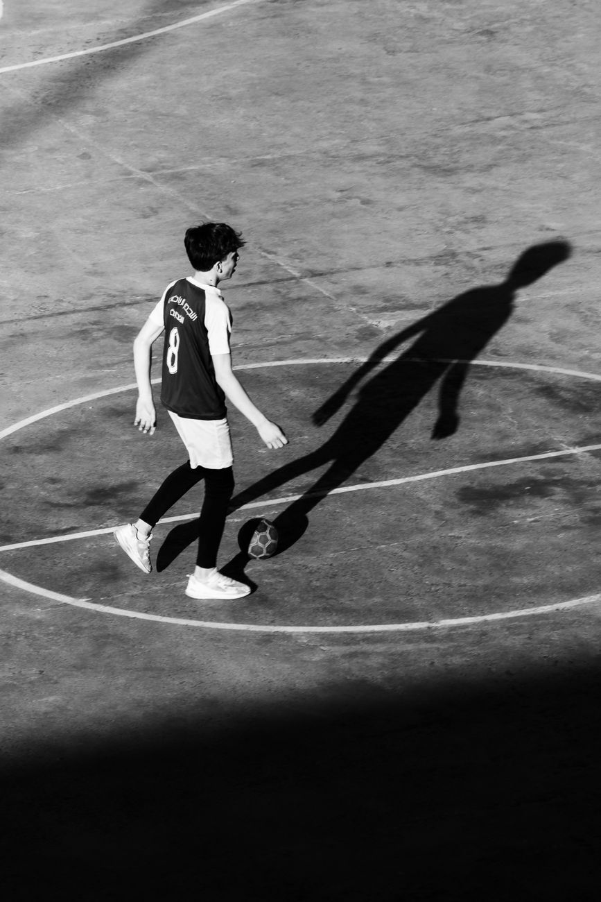 Meci de handbal feminin la sala „Carom” din Onești, fără curent electric Meci de handbal feminin la sala „Carom” din Onești, fără curent electric