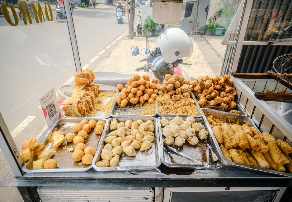 Budget food travel