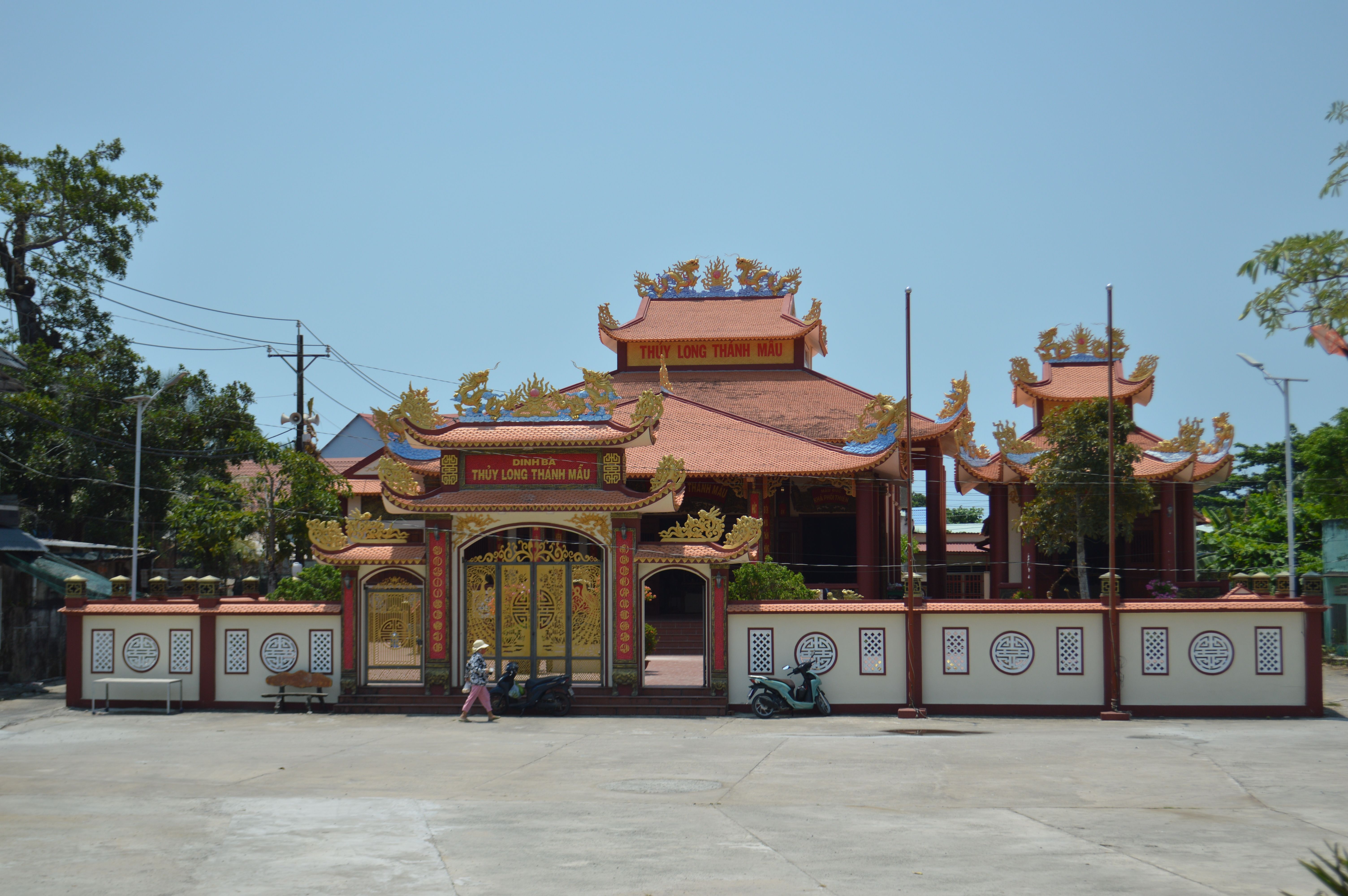 Traditional Vietnamese Temple with Intricate Architecture · Free Stock ...