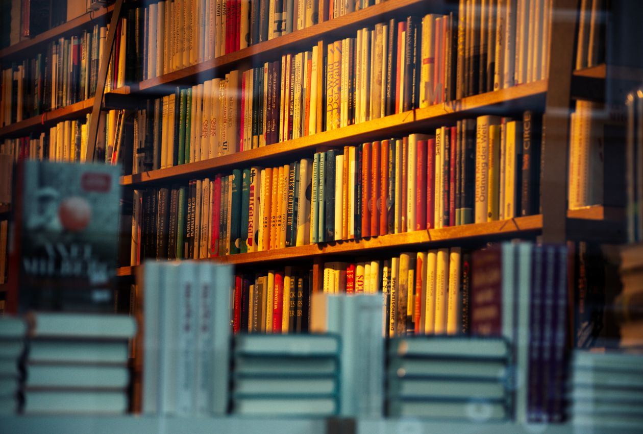 Ink and Antique Timber: A Sanctuary Guide to Boston’s Hidden Independent Bookshops and Tea Nooks