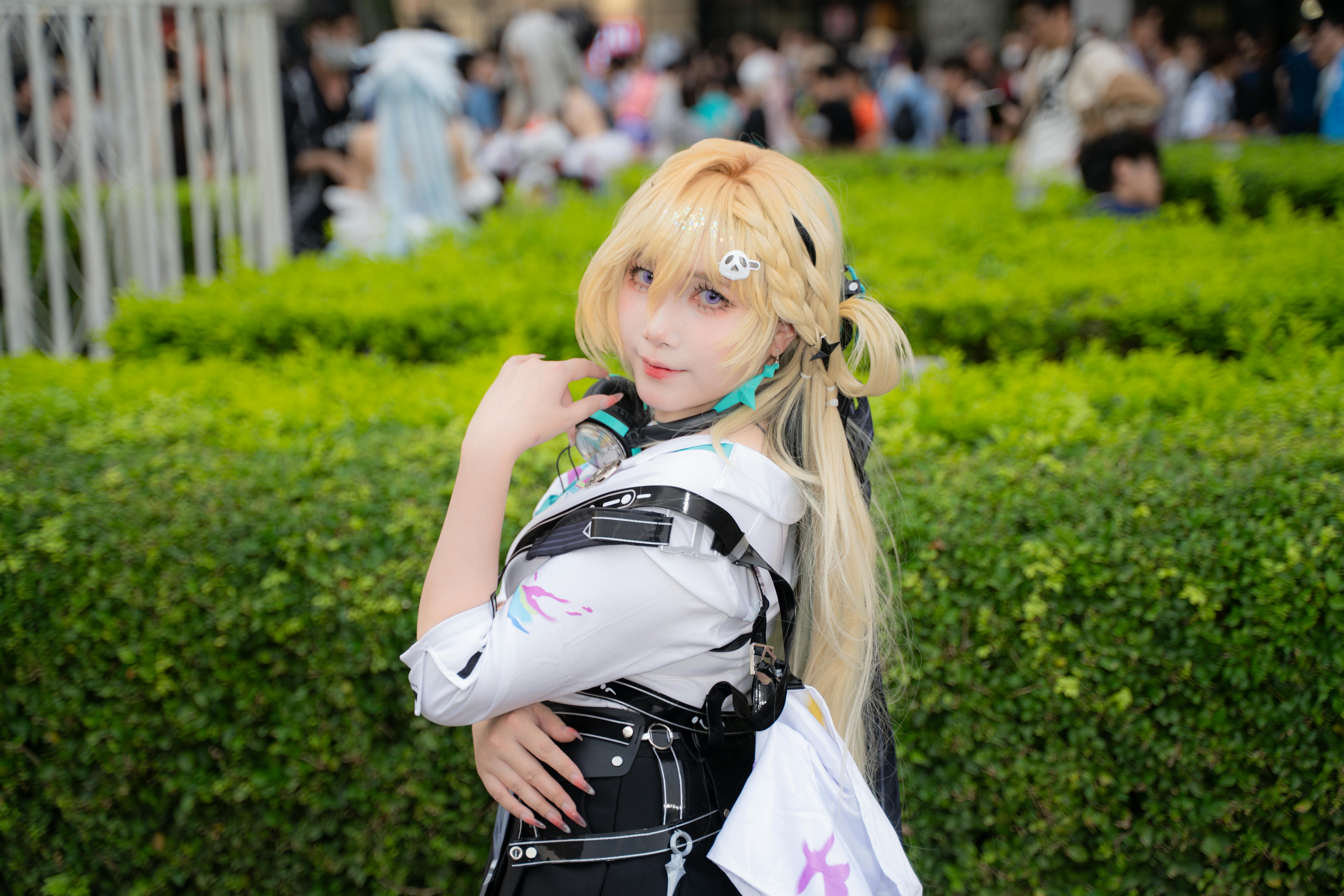 anime, otaku culture, manga, streaming platforms, Anime & fandom, anime fandom — Photo by Hoàng Tiến Anh on Pexels